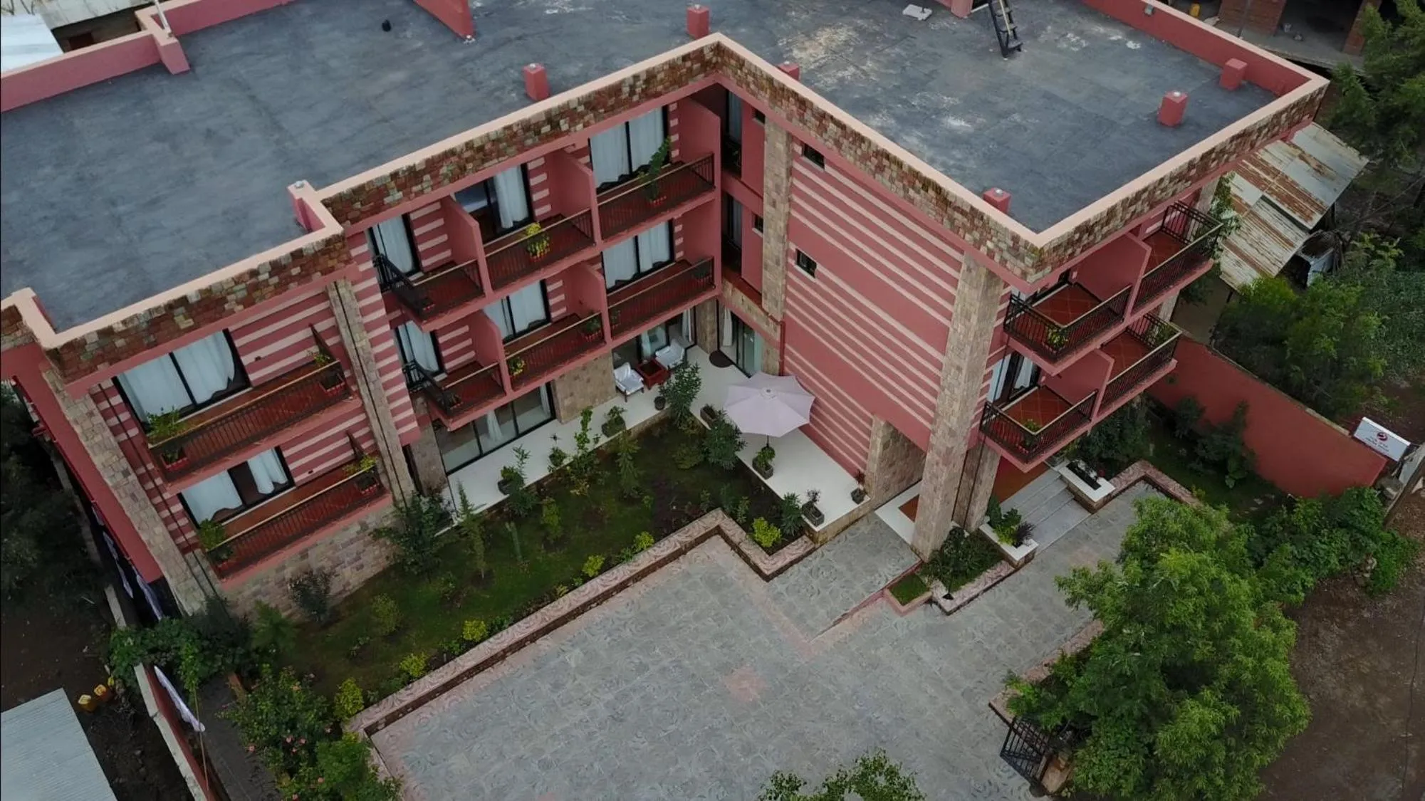 Facade/entrance in Harbe Hotel