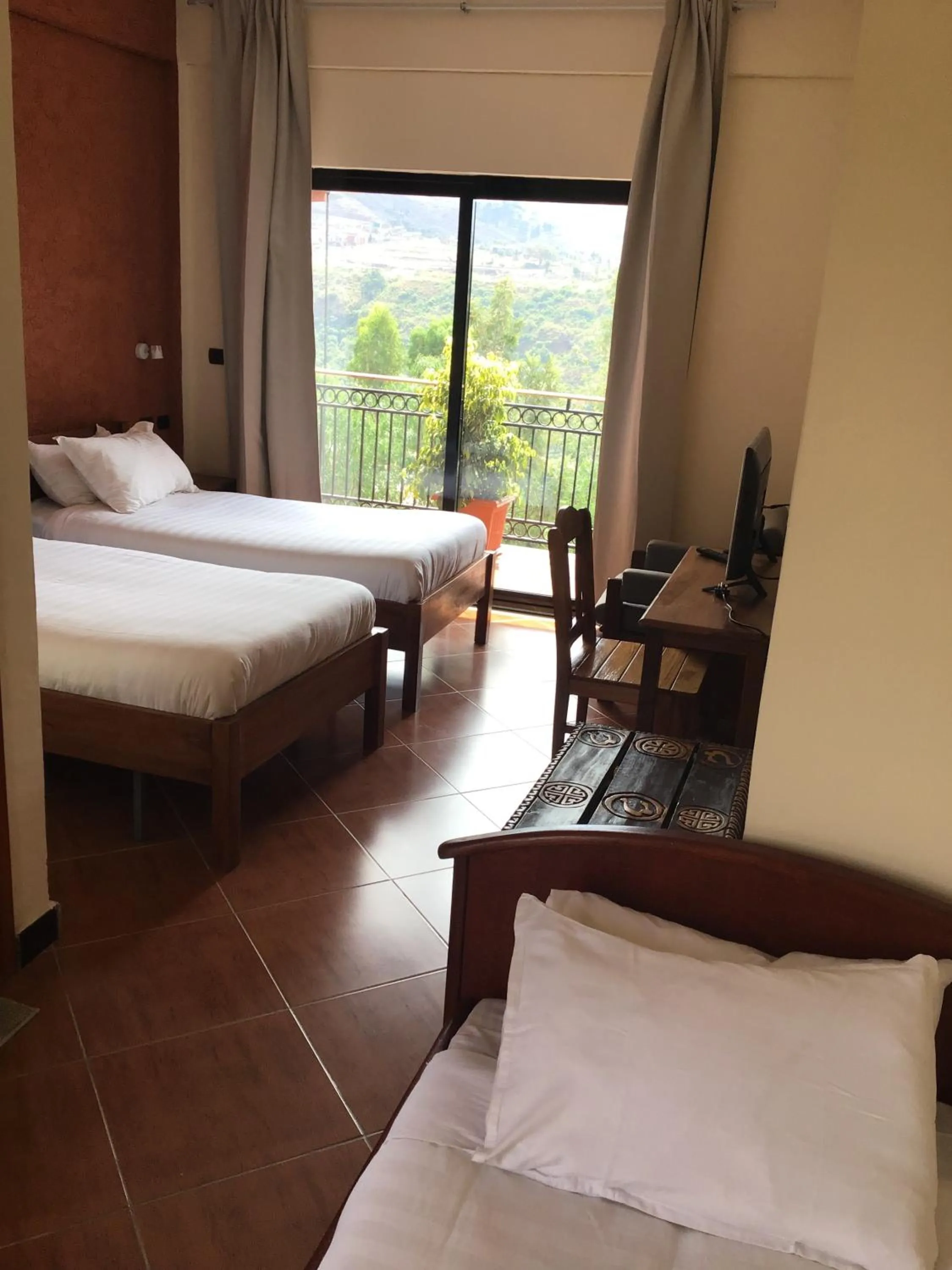 Mountain view, Bed in Harbe Hotel