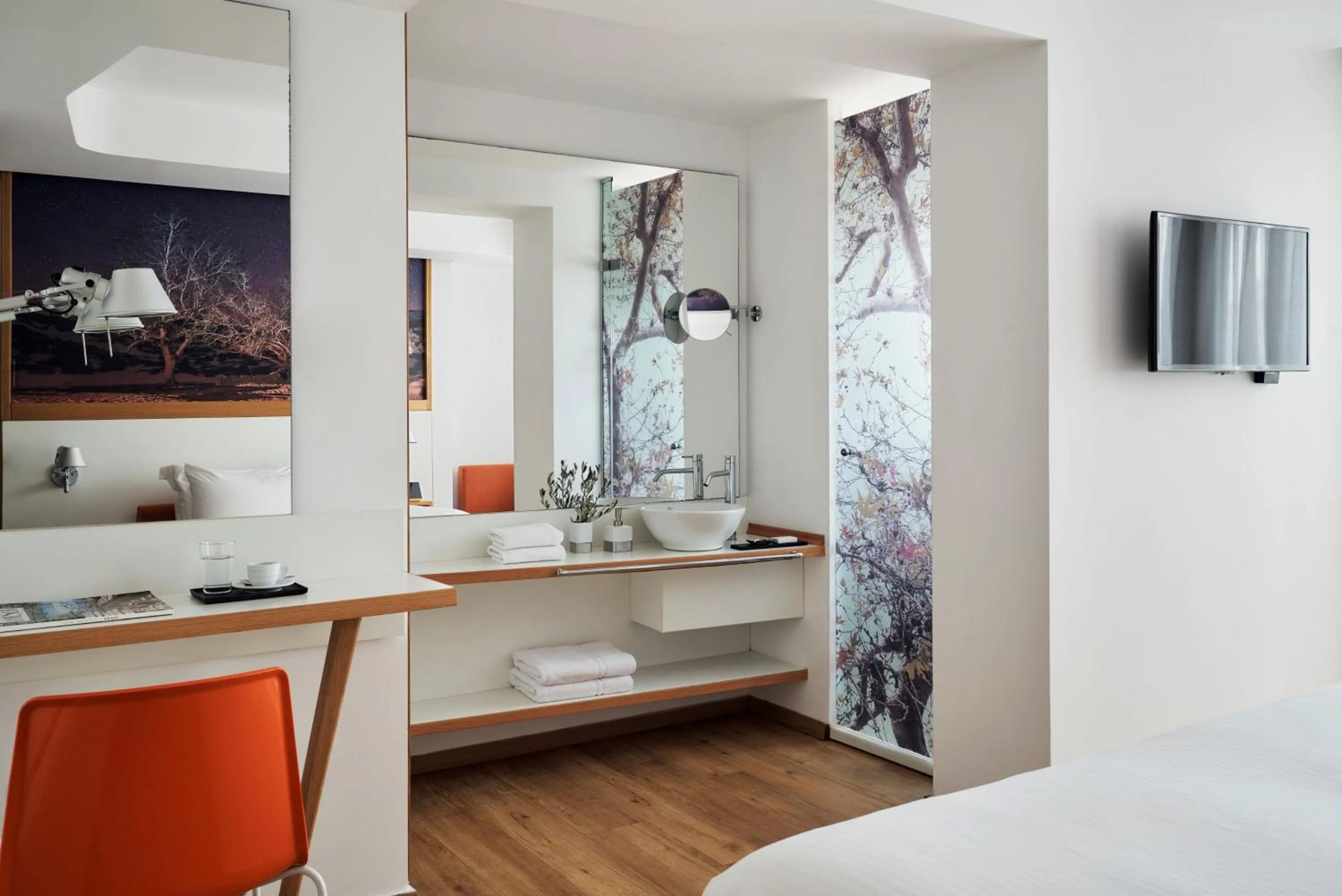 Bedroom, Bed in Olive Green Hotel