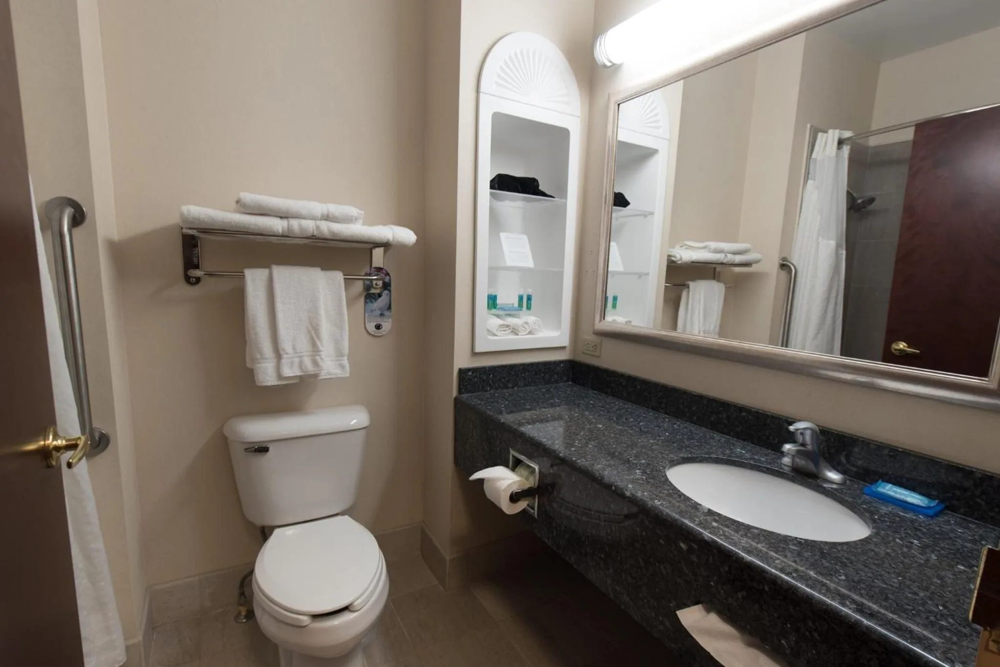 Photo of the whole room in Holiday Inn Express Hotel & Suites Erie an IHG Hotel