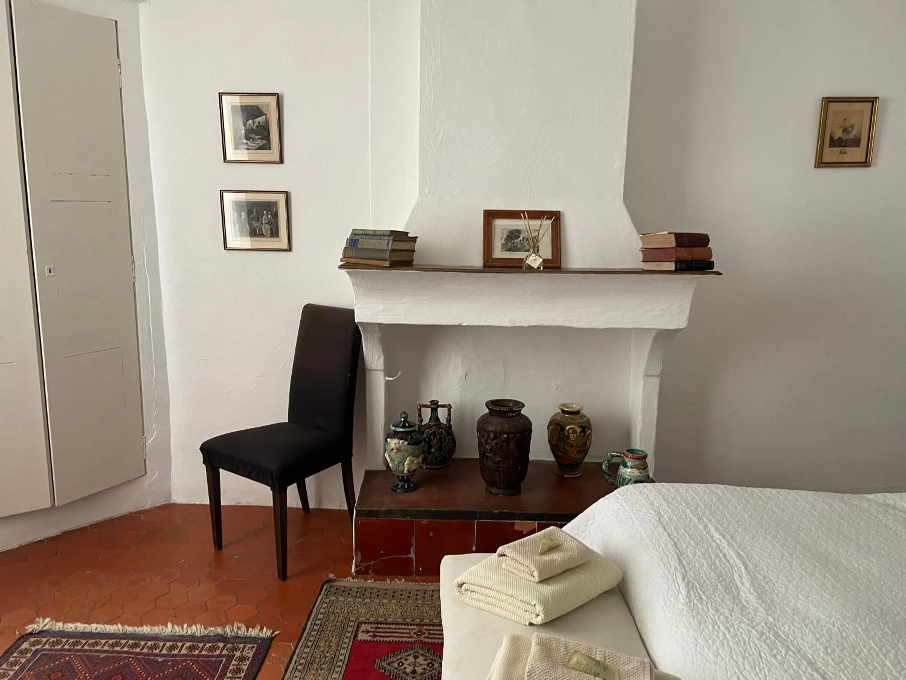 Seating area, Bed in Hôtel Particulier des Lumières