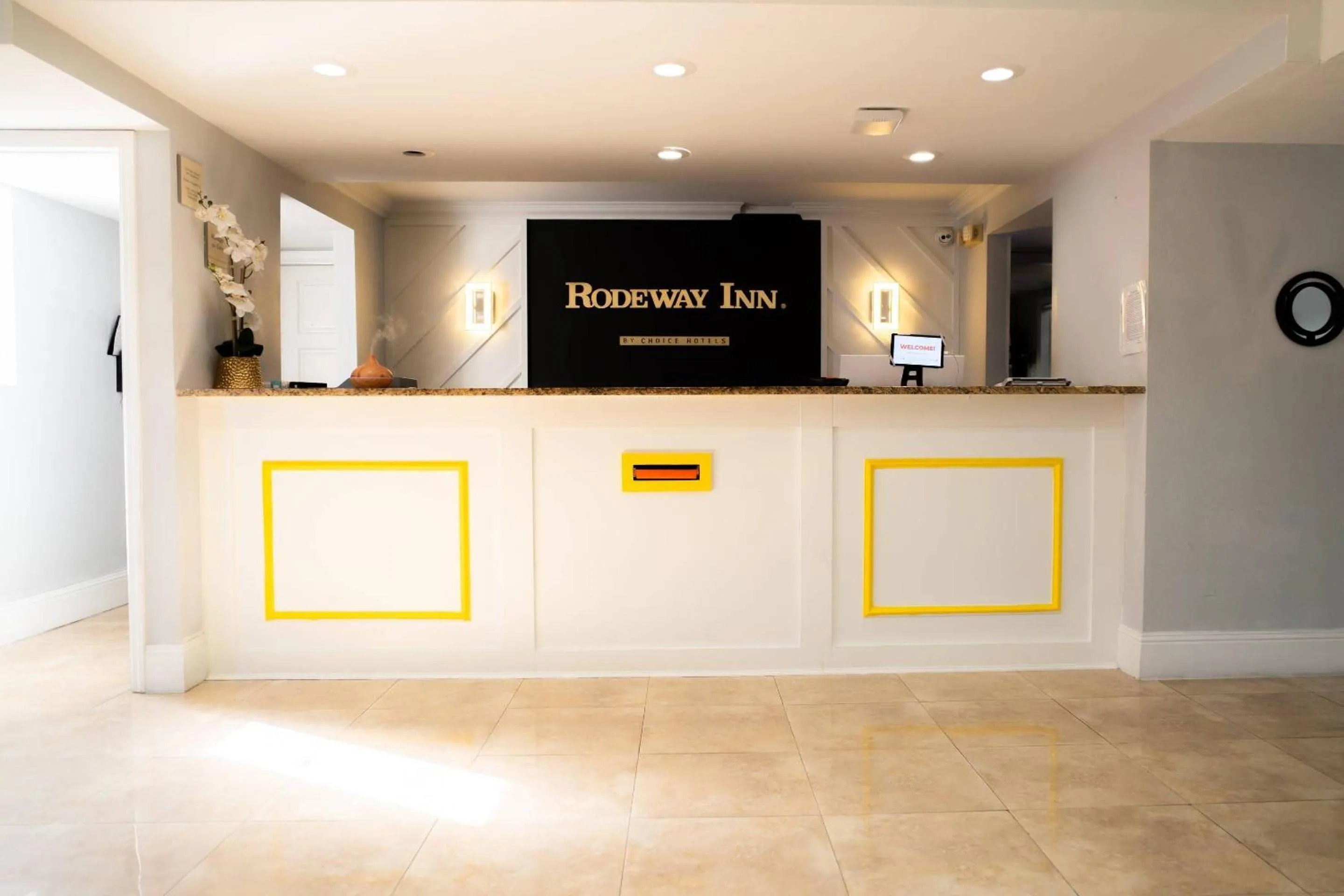 Lobby or reception in Rodeway Inn Near Ybor City - Casino