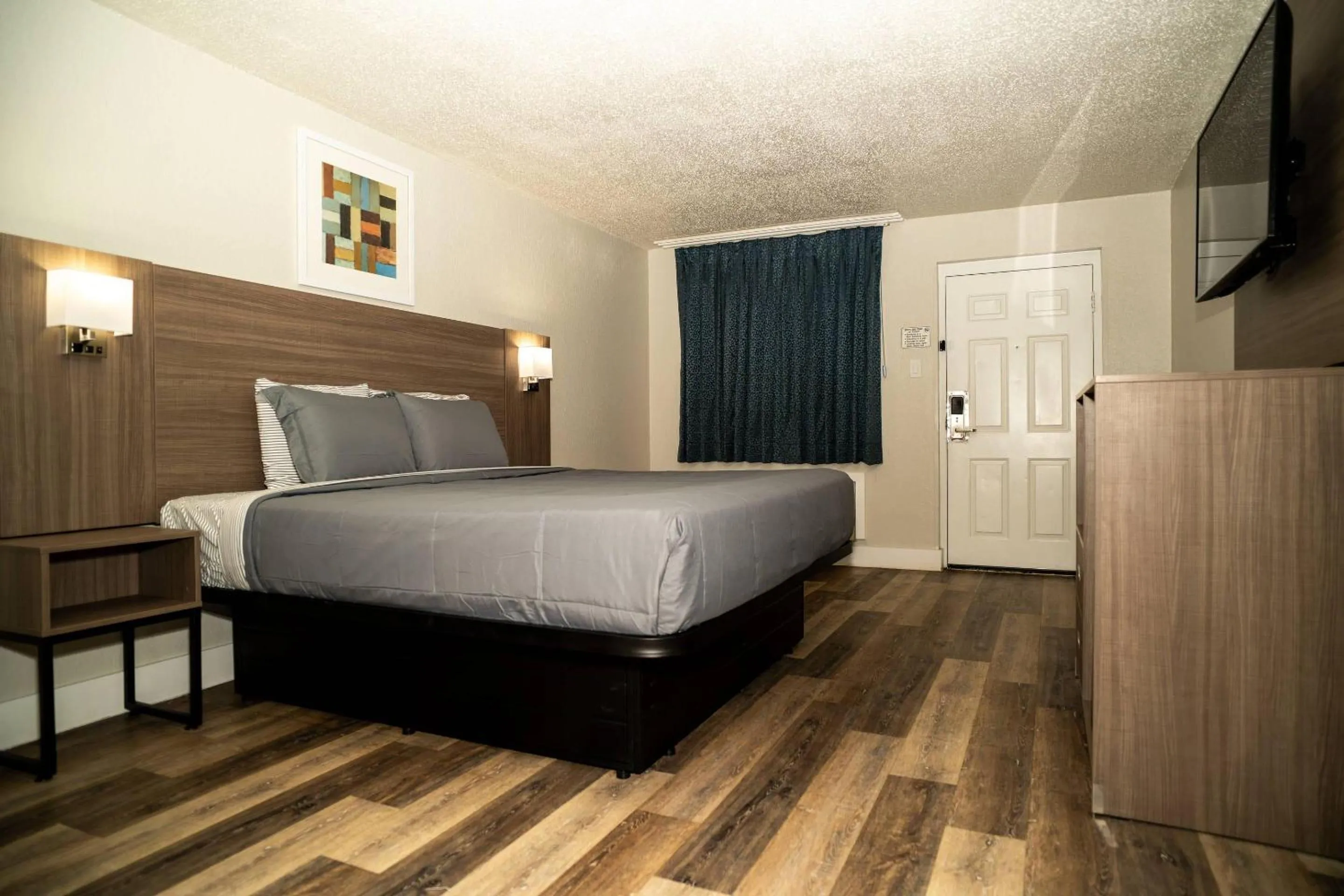 Bedroom, Bed in Rodeway Inn Near Ybor City - Casino