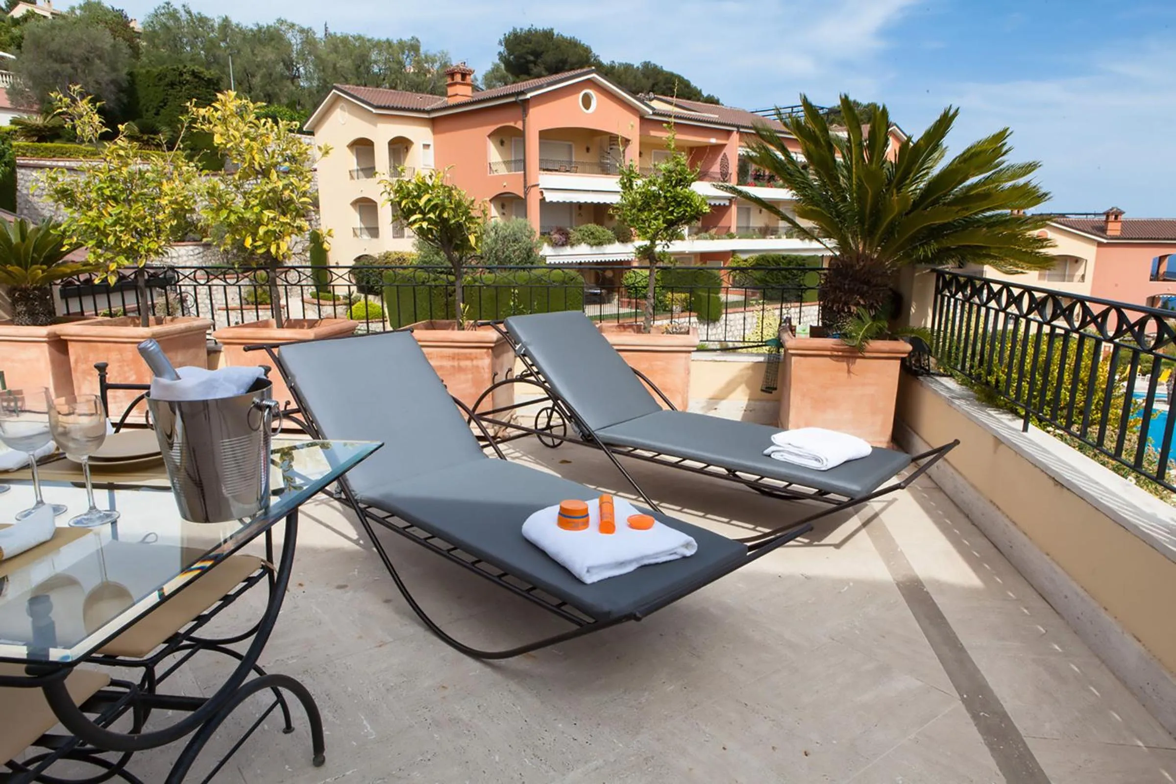 Sunny Panoramic Balcony