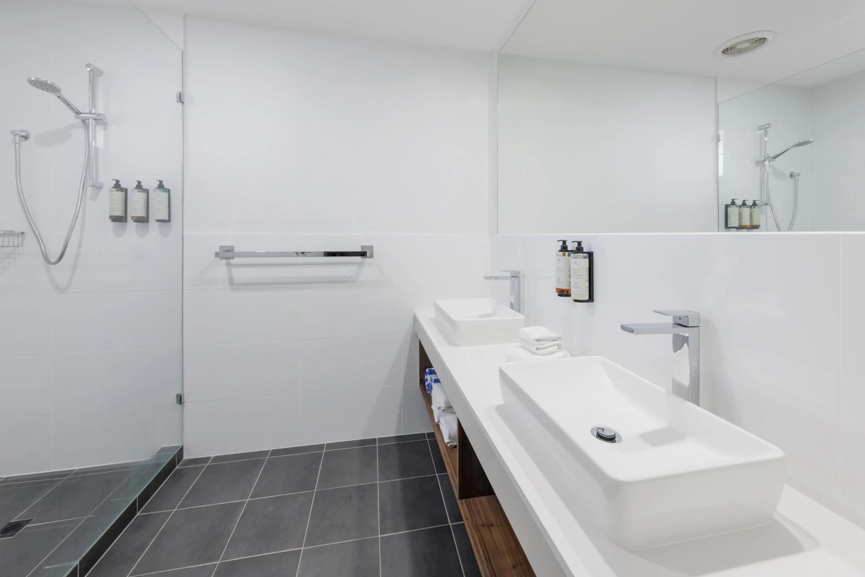 Bathroom in Club Wyndham Dunsborough, Trademark Collection by Wyndham