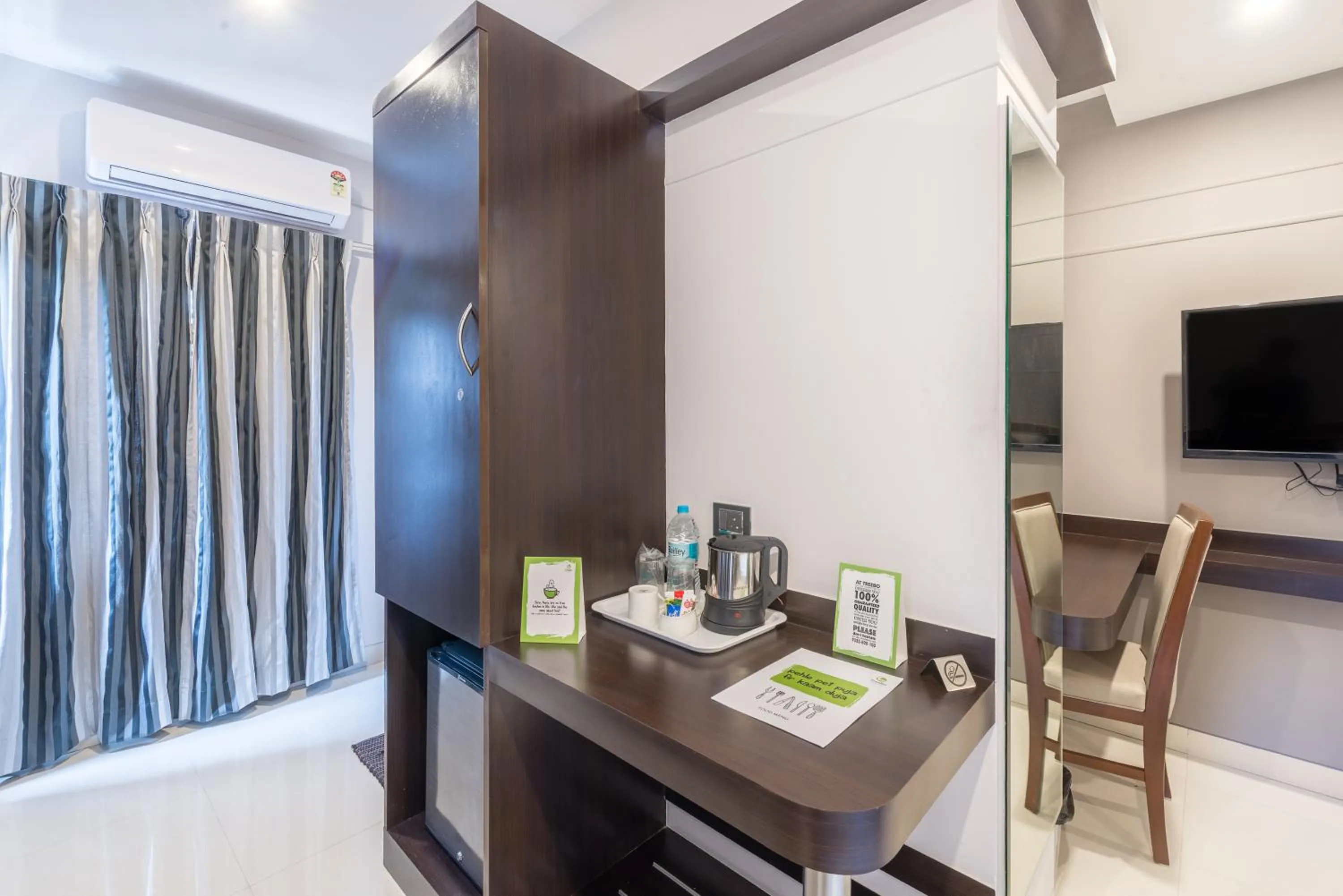 Bedroom in Treebo Raj Premier, Indiranagar