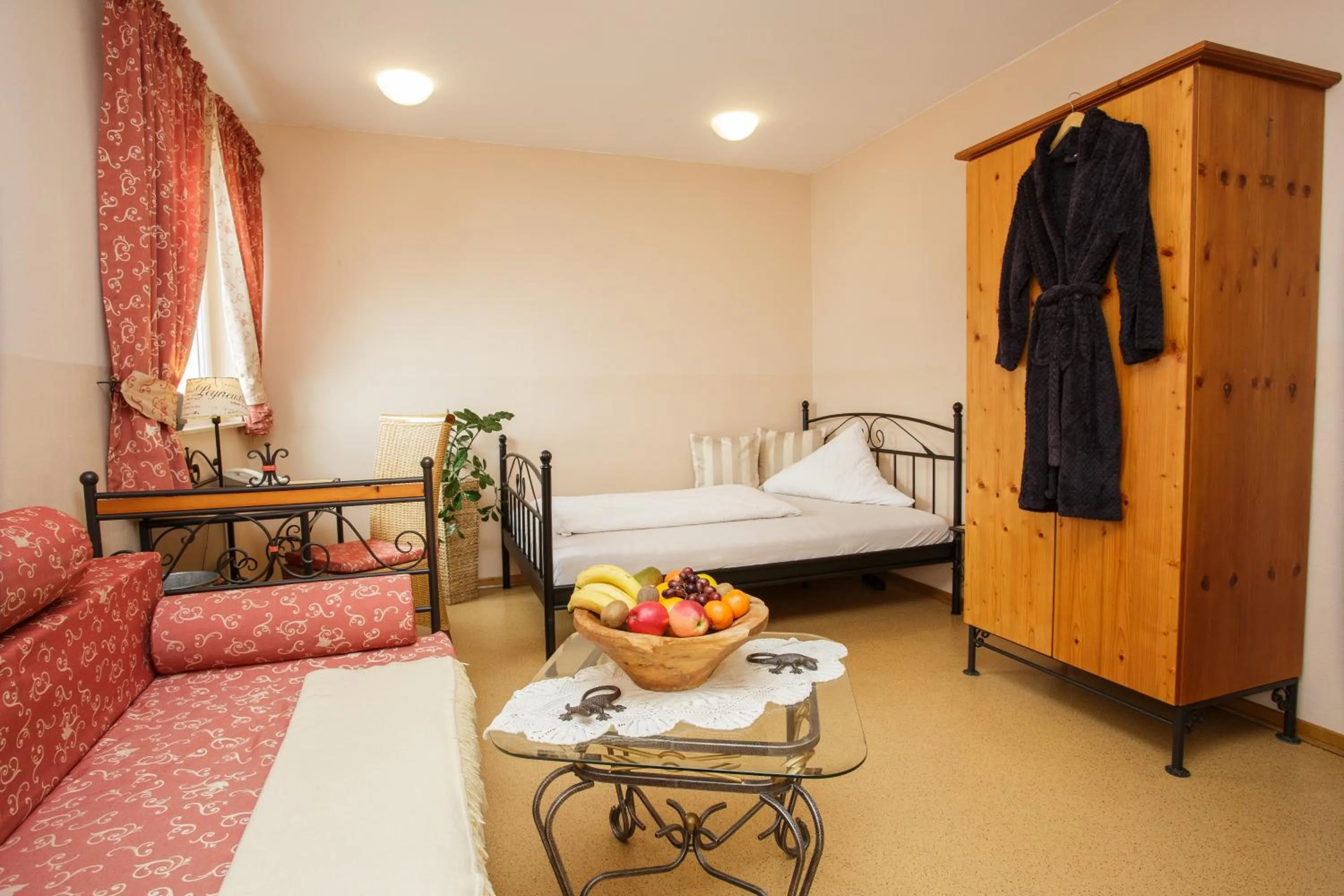 Bedroom, Bed in Mediterran Hotel Juwel