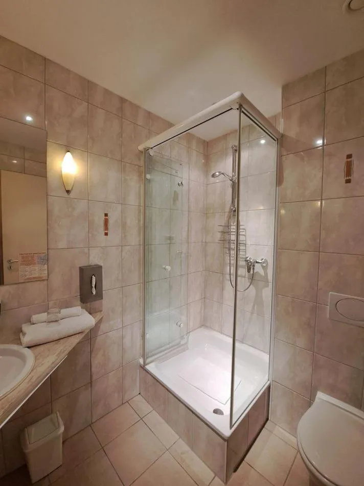 Bathroom in Mediterran Hotel Juwel