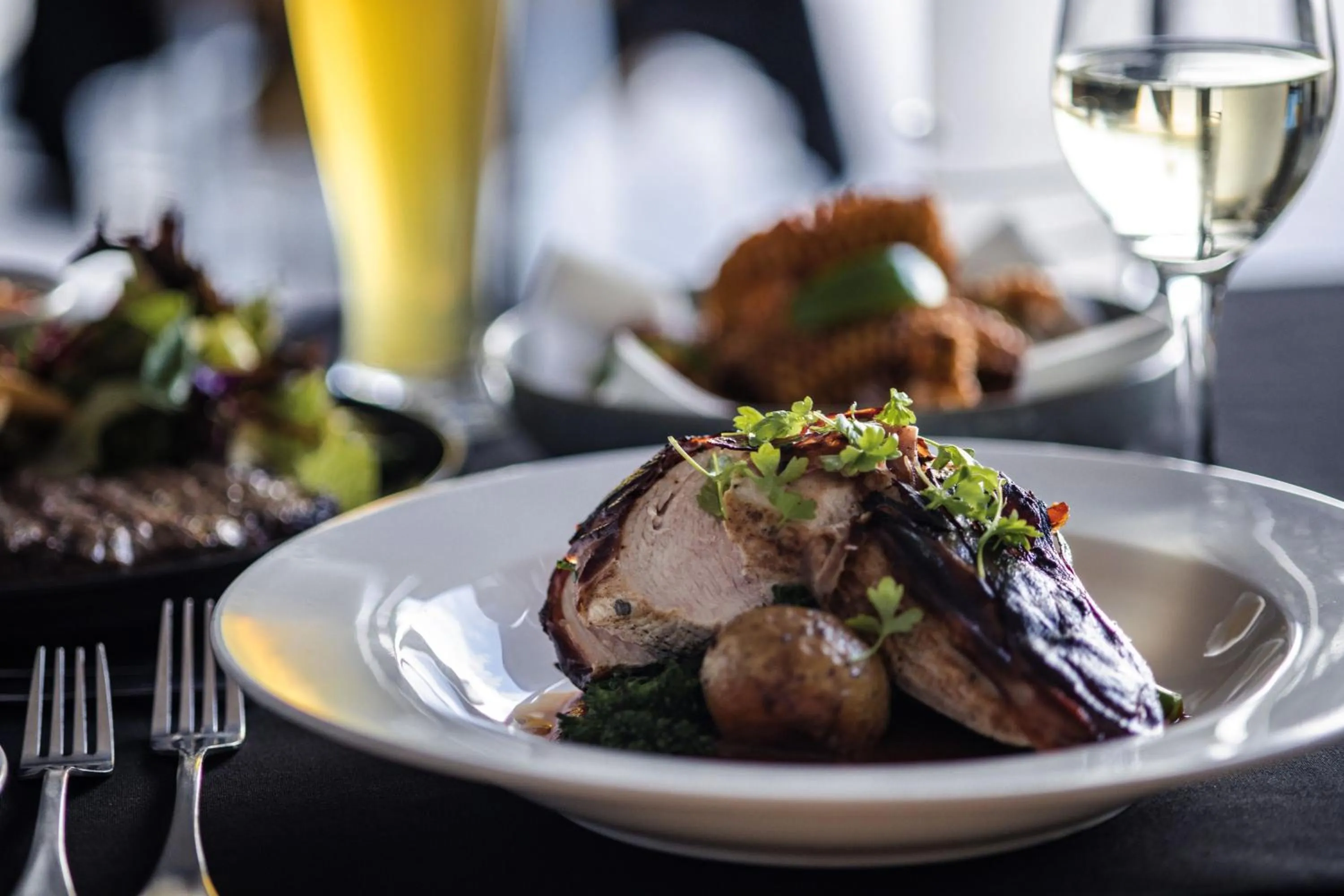 Food and drinks in Hospitality Esperance SureStay Collection by Best Western