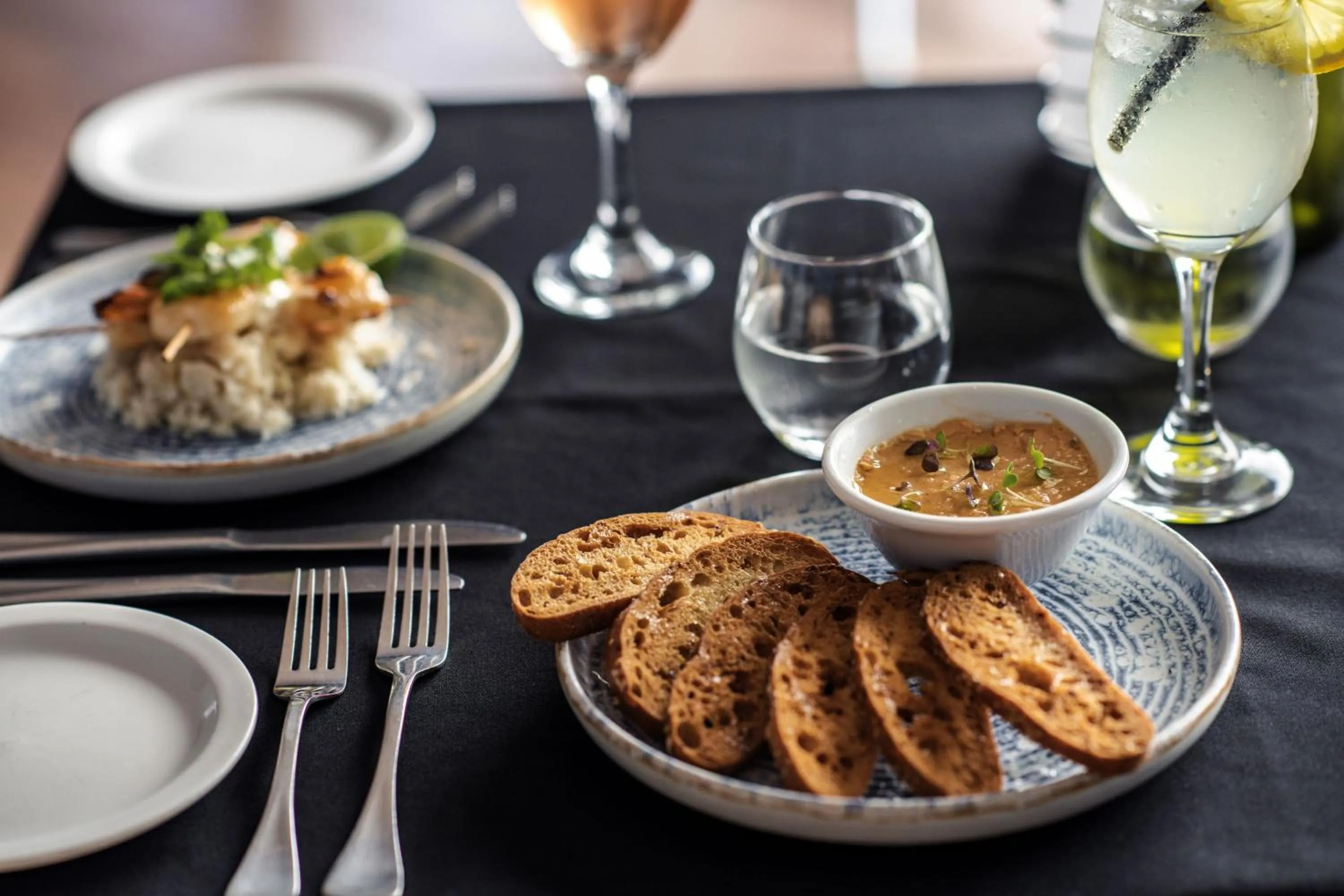 Food and drinks in Hospitality Esperance SureStay Collection by Best Western