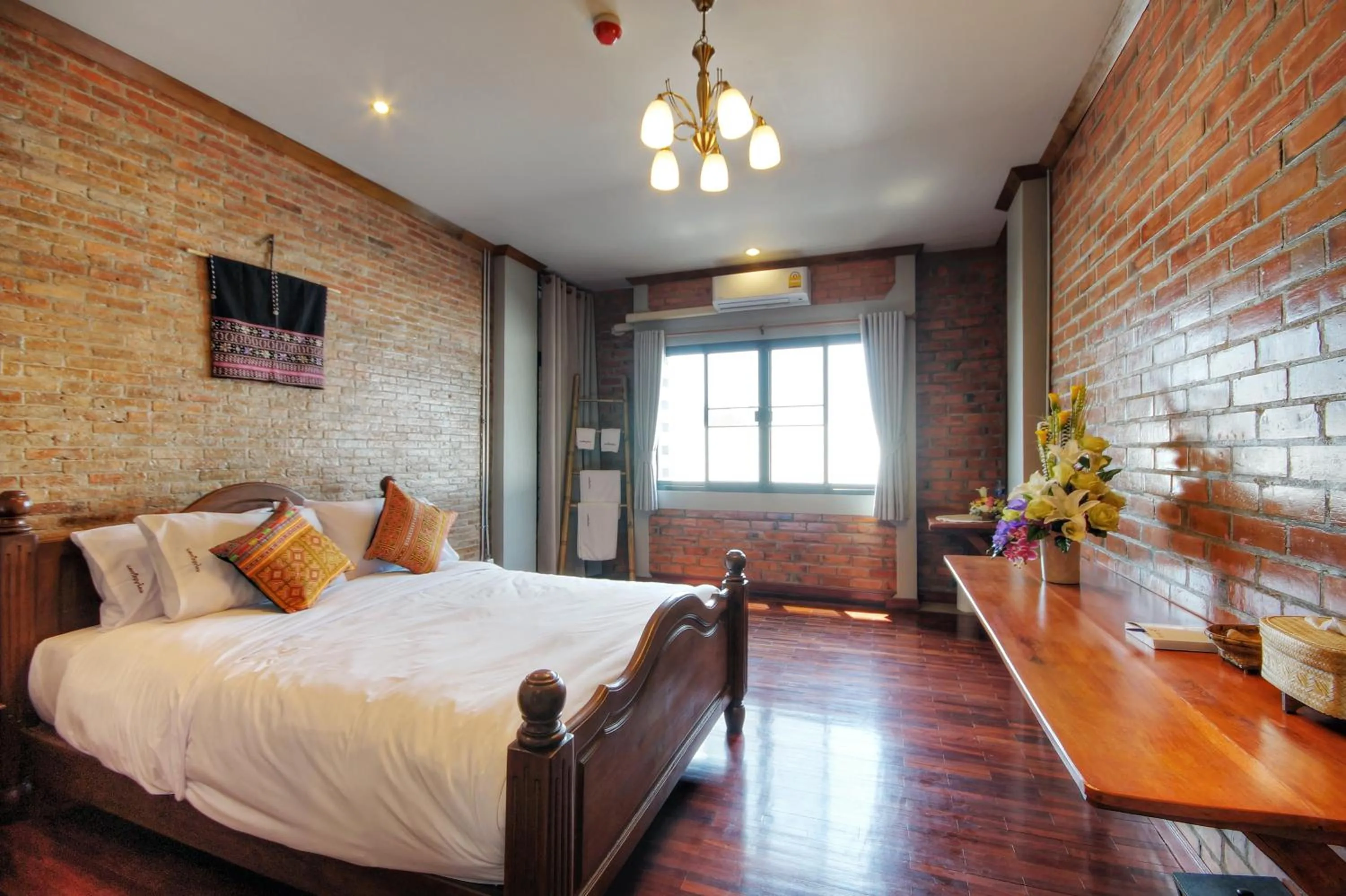 Photo of the whole room, Bed in Saeng Panya Home SHA Plus