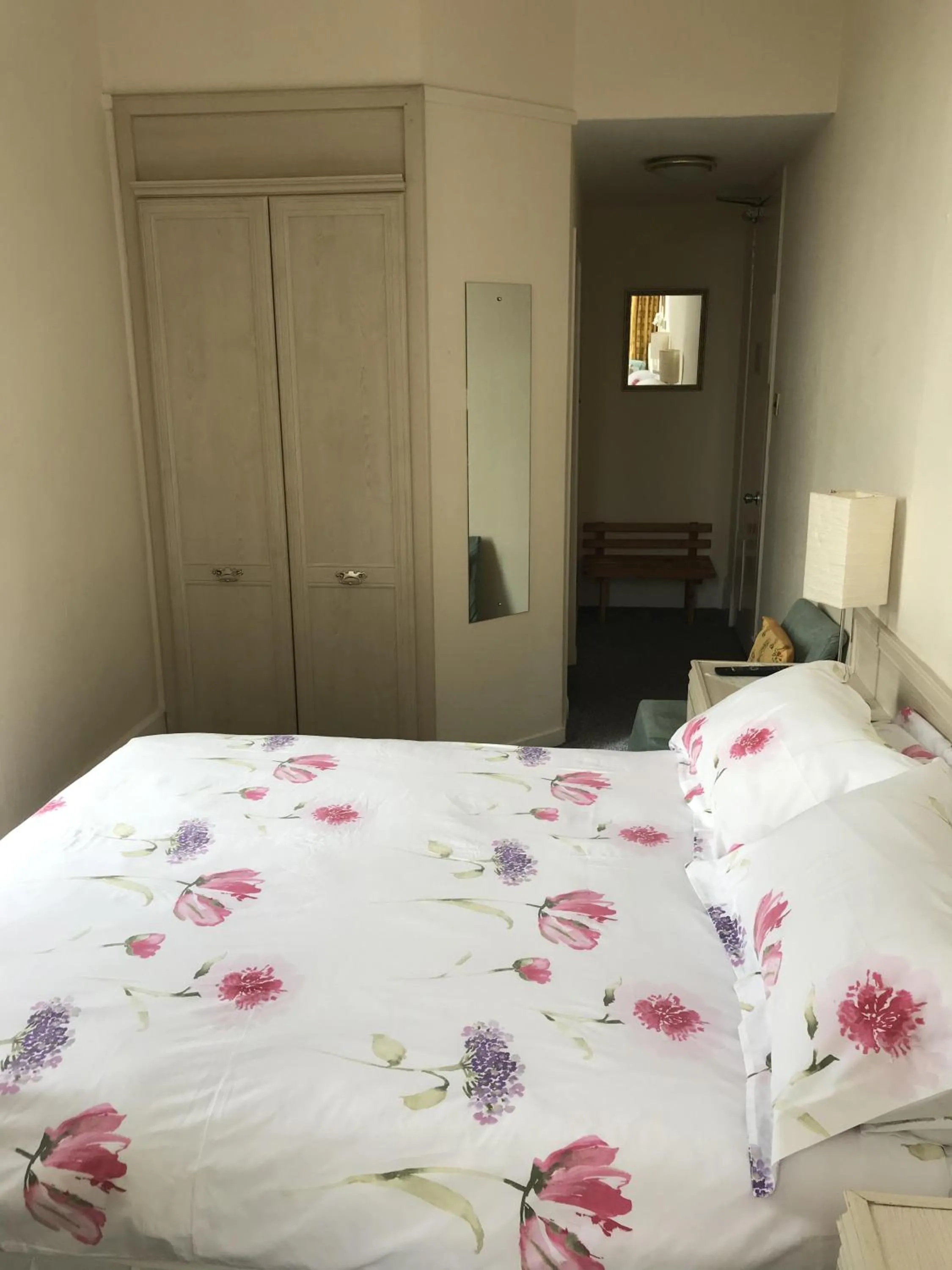 Bedroom, Bed in Dorstan House