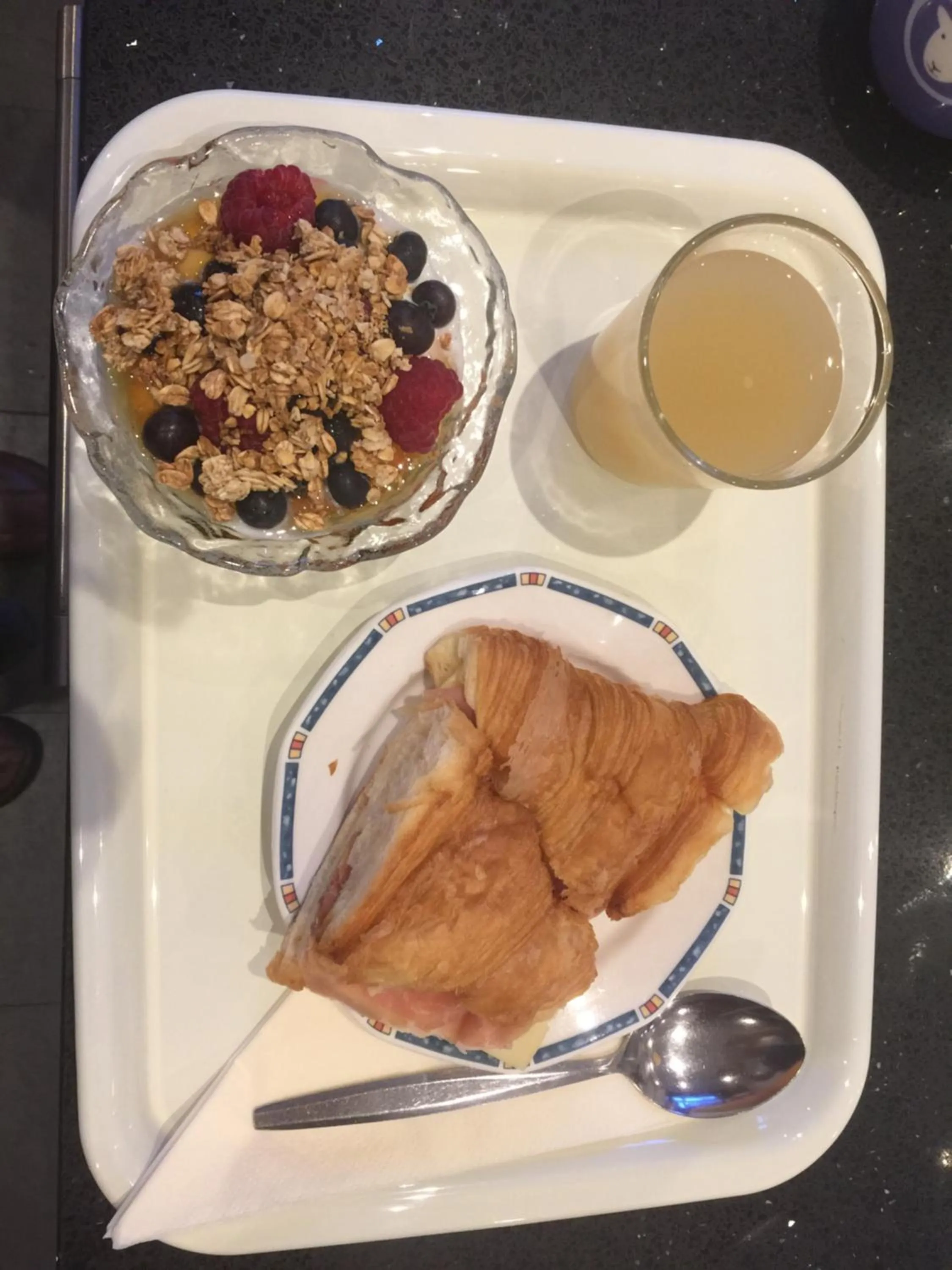 Food and drinks in Dorstan House