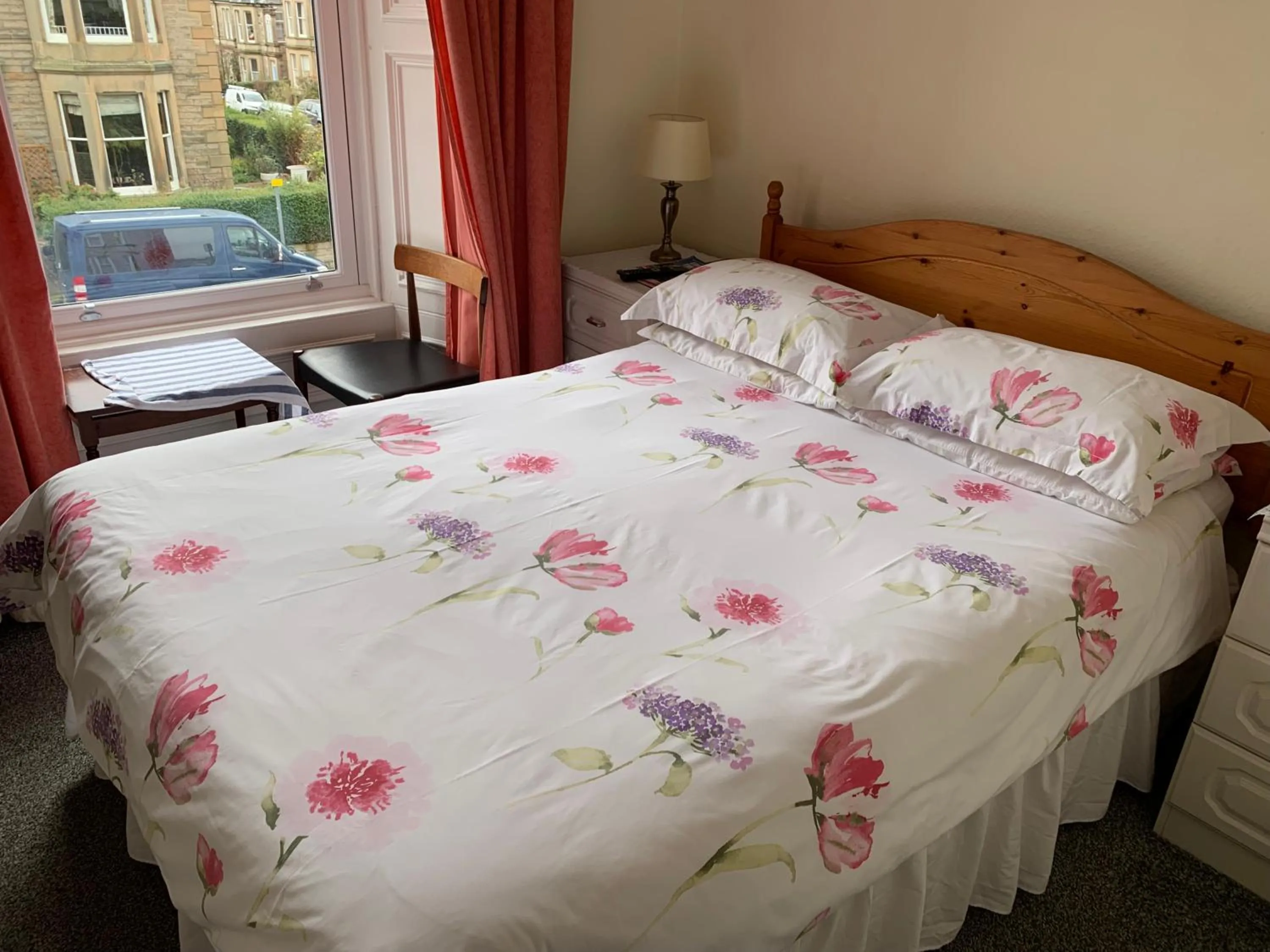 Bedroom, Bed in Dorstan House