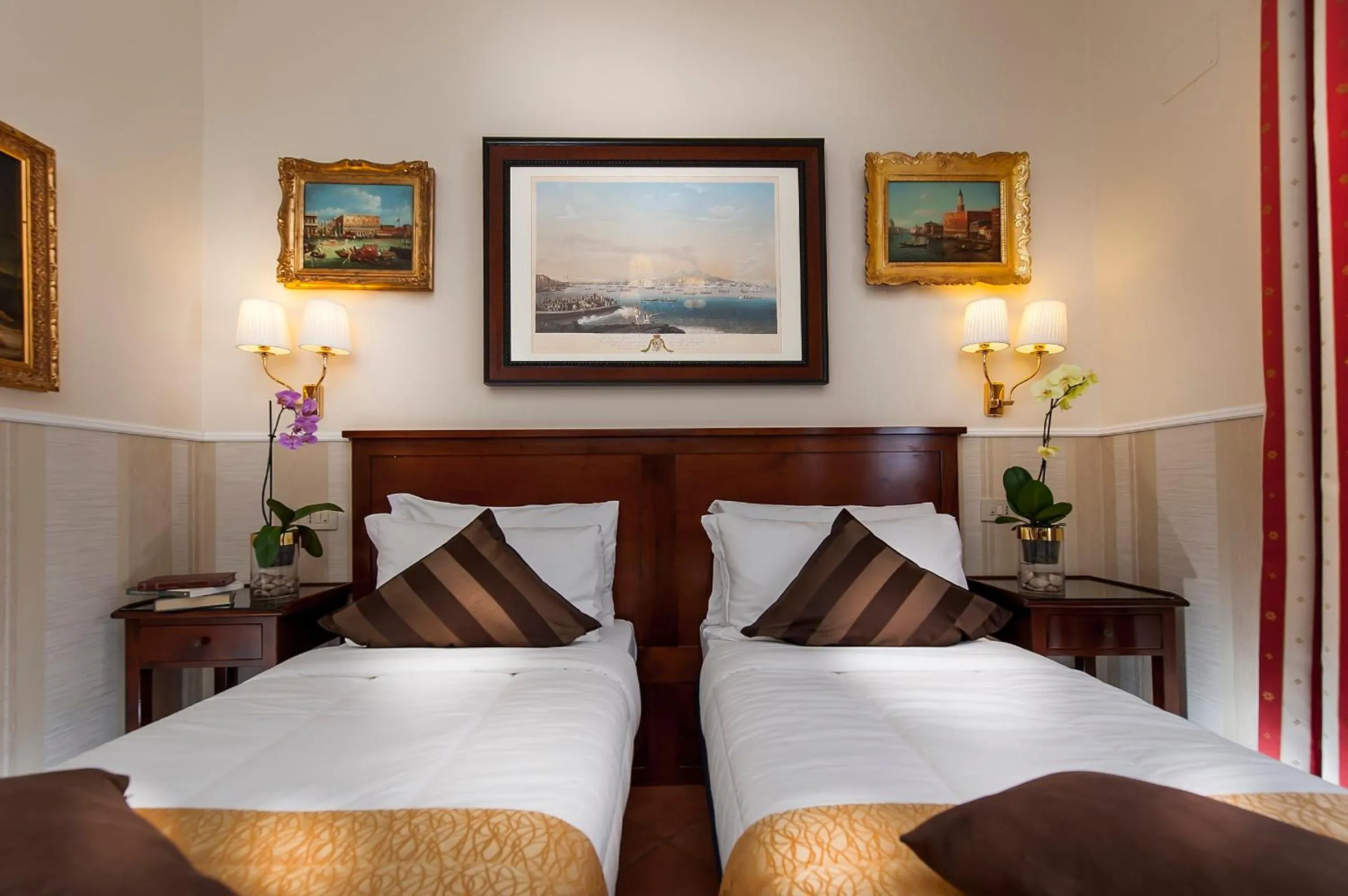 Bedroom, Bed in Budget Rooms Des Arts