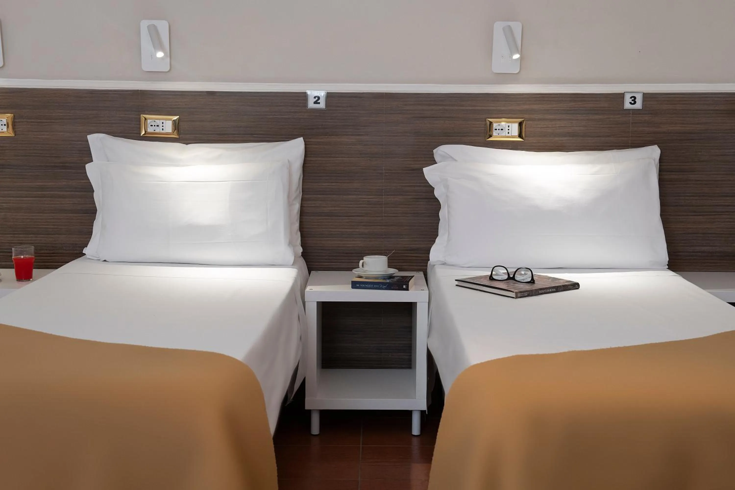 Bed in Budget Rooms Des Arts