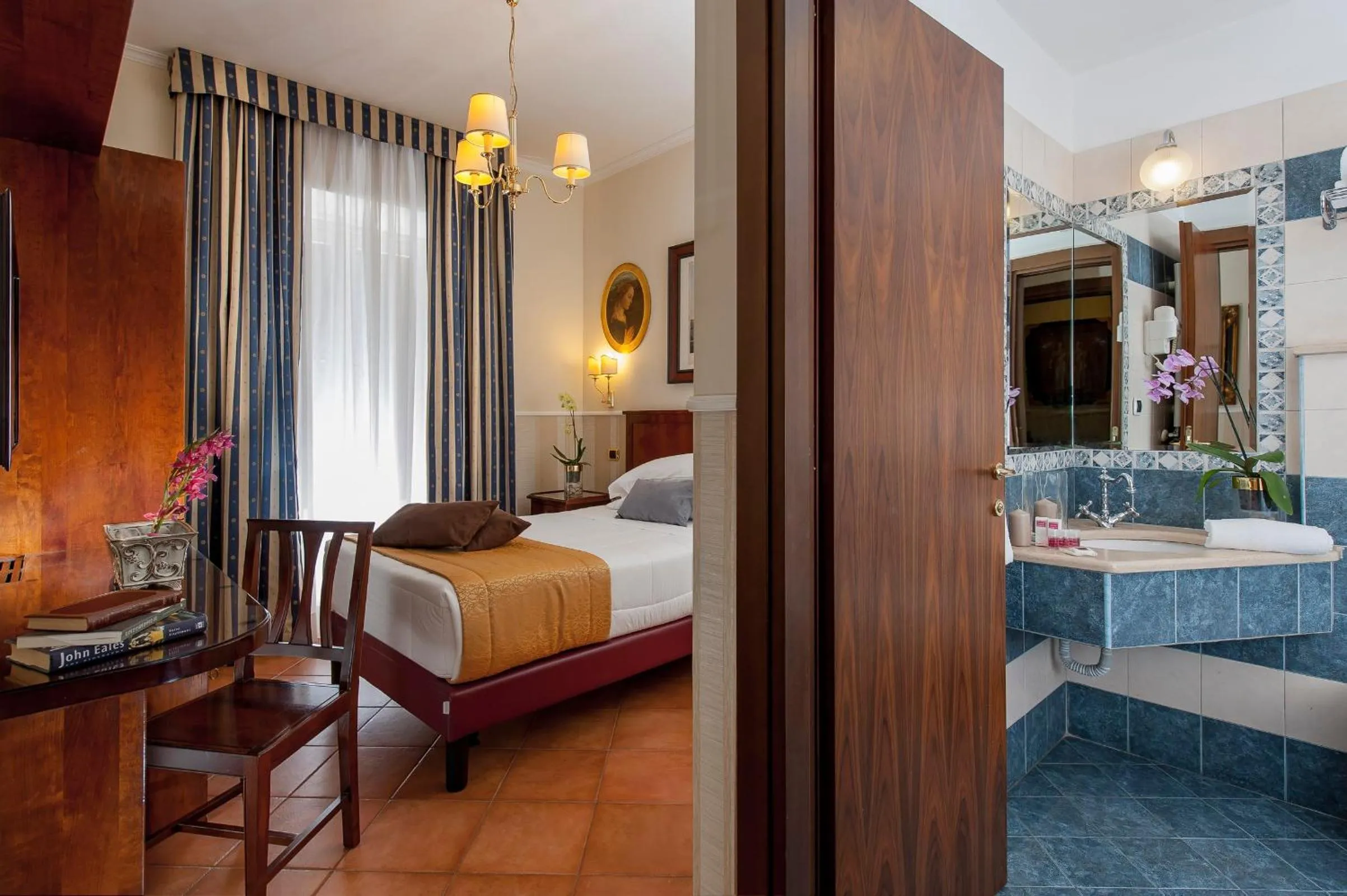 Bedroom, Bed in Budget Rooms Des Arts