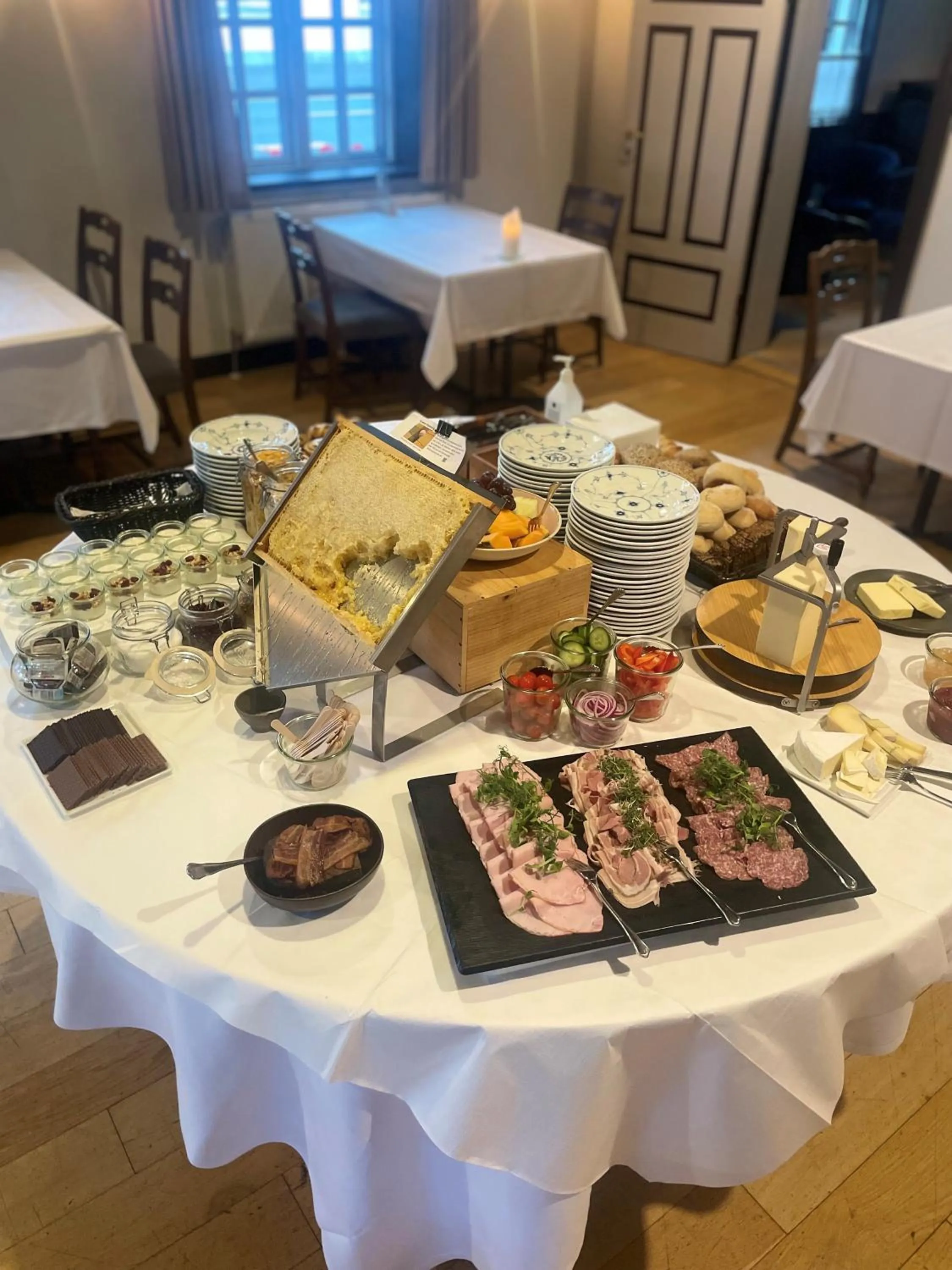 Buffet breakfast in Filskov Kro