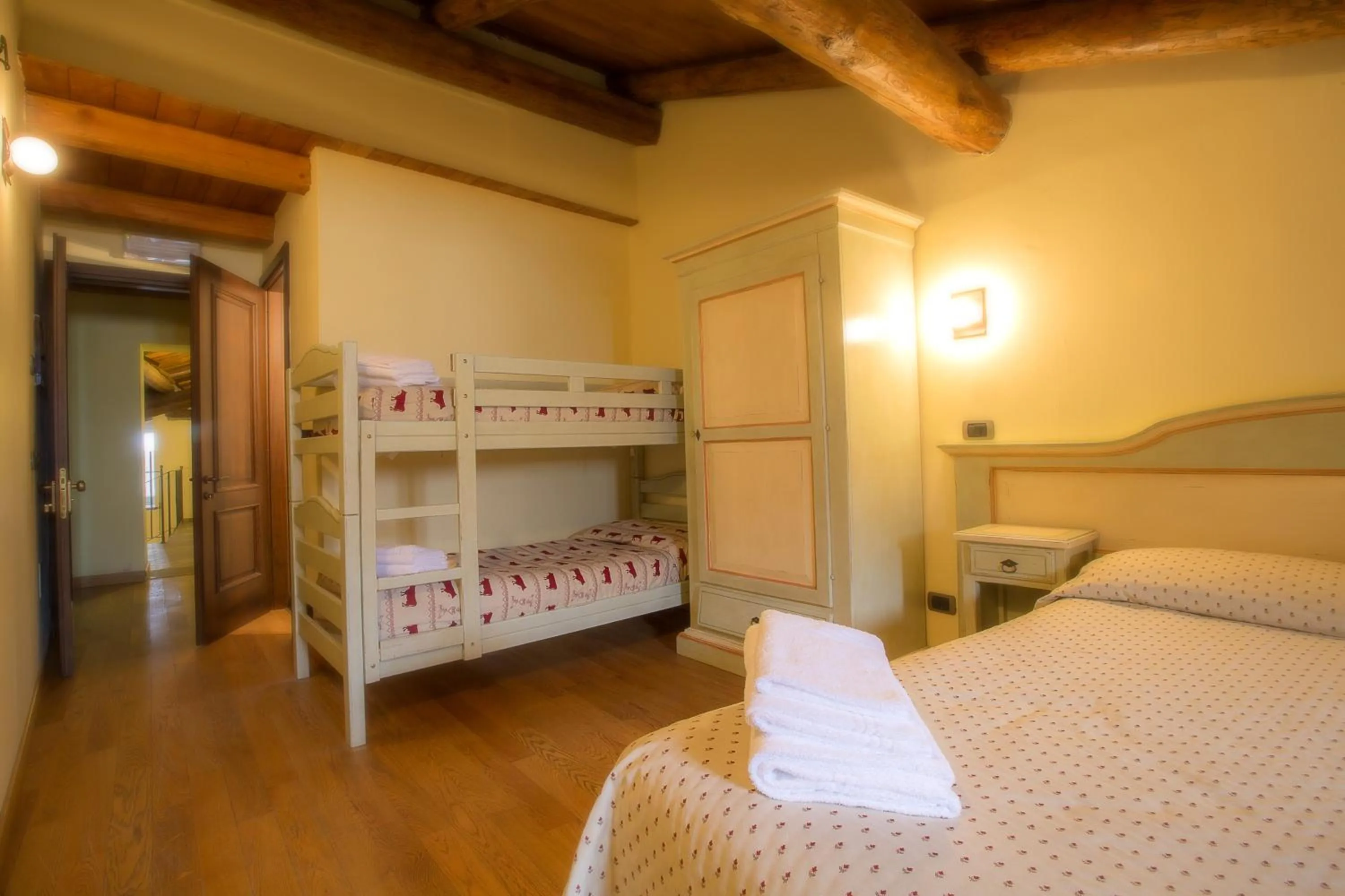 bunk bed in Hotel Chez Toi