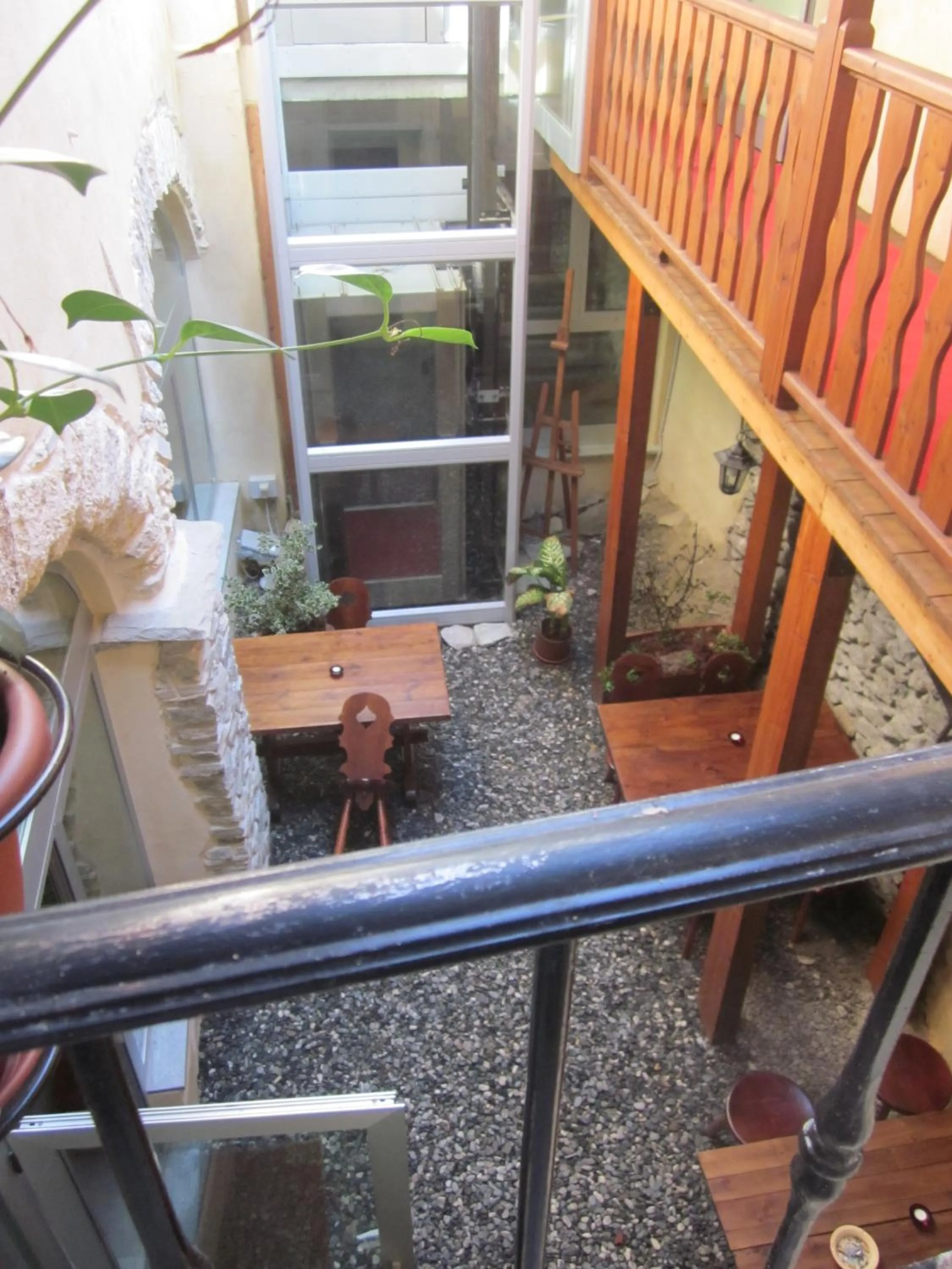 Inner courtyard view in Hotel Chez Toi