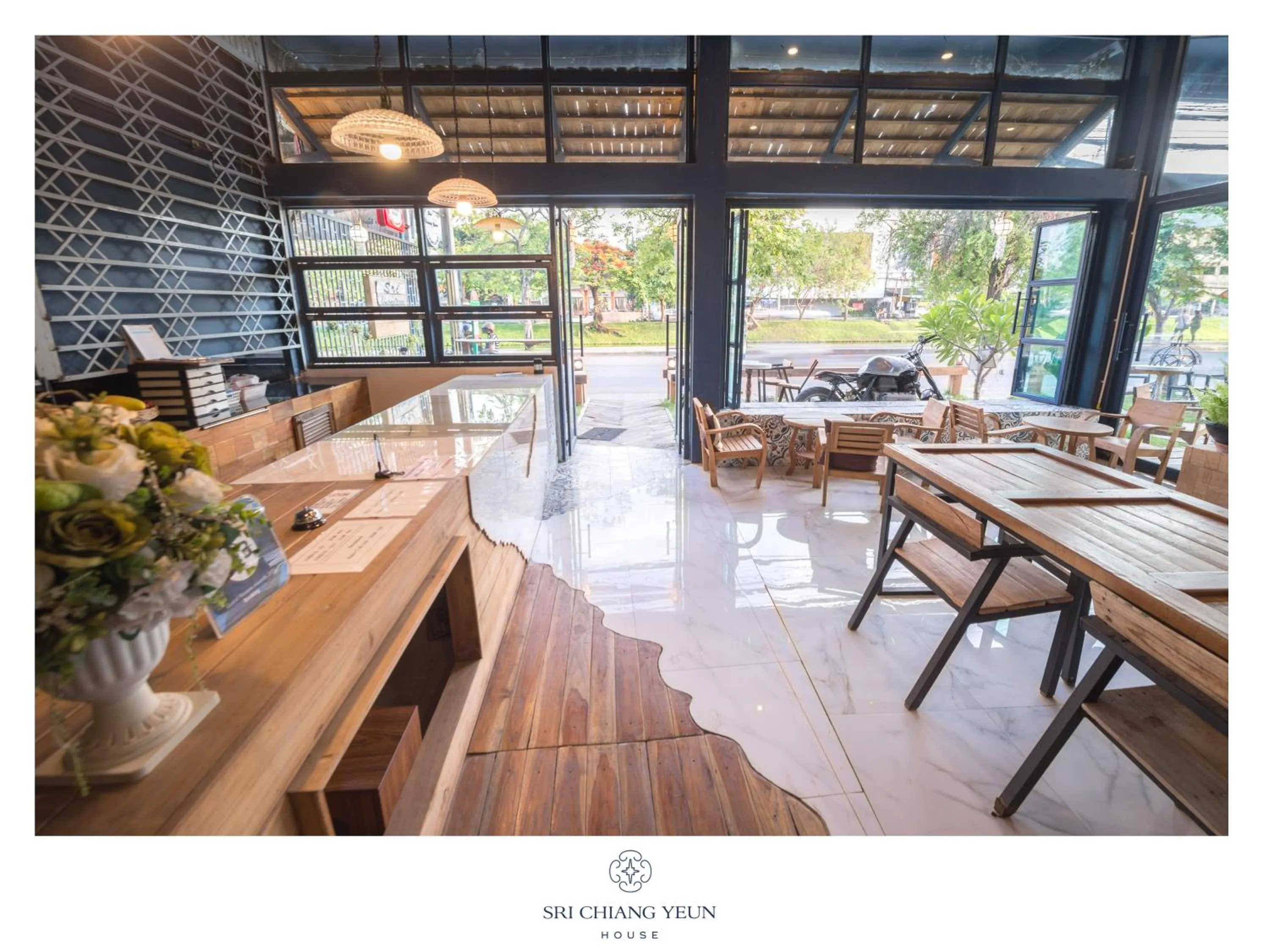 Restaurant/places to eat in Sri Chiang Yeun House