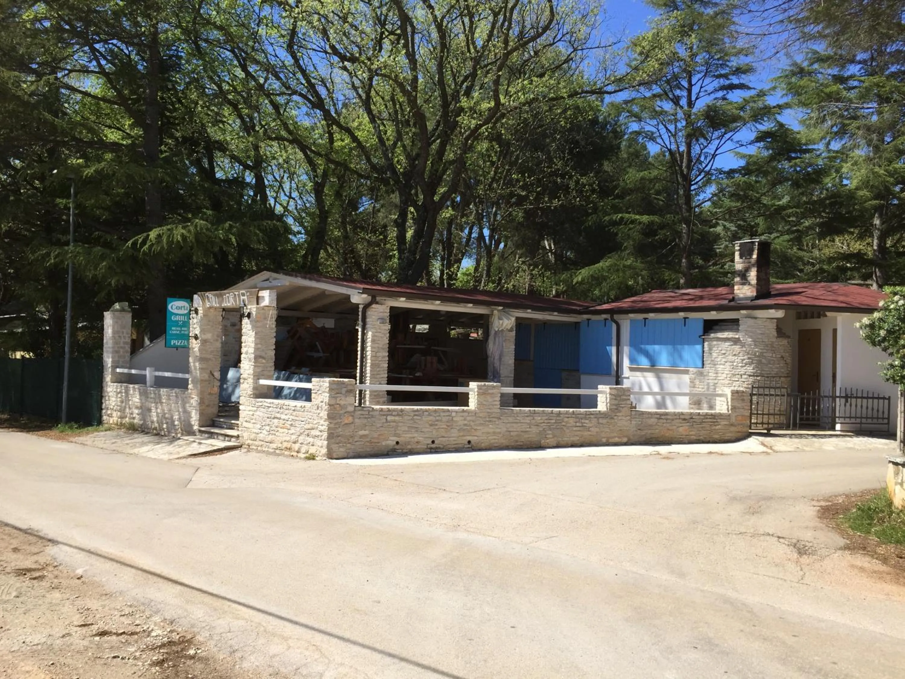 Restaurant/places to eat in Holiday Park Mimoza