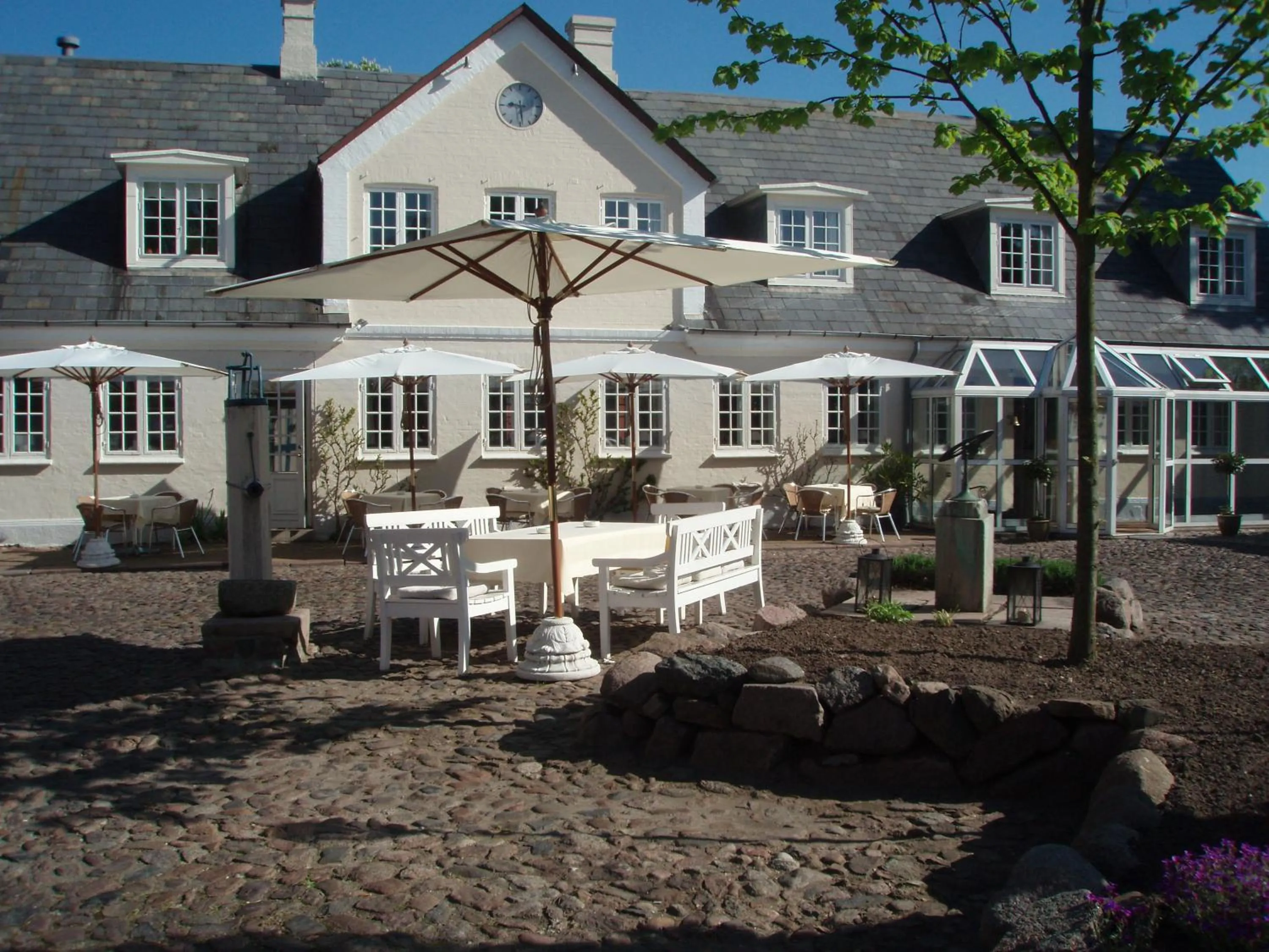 Facade/entrance in Hotel Knudsens Gaard