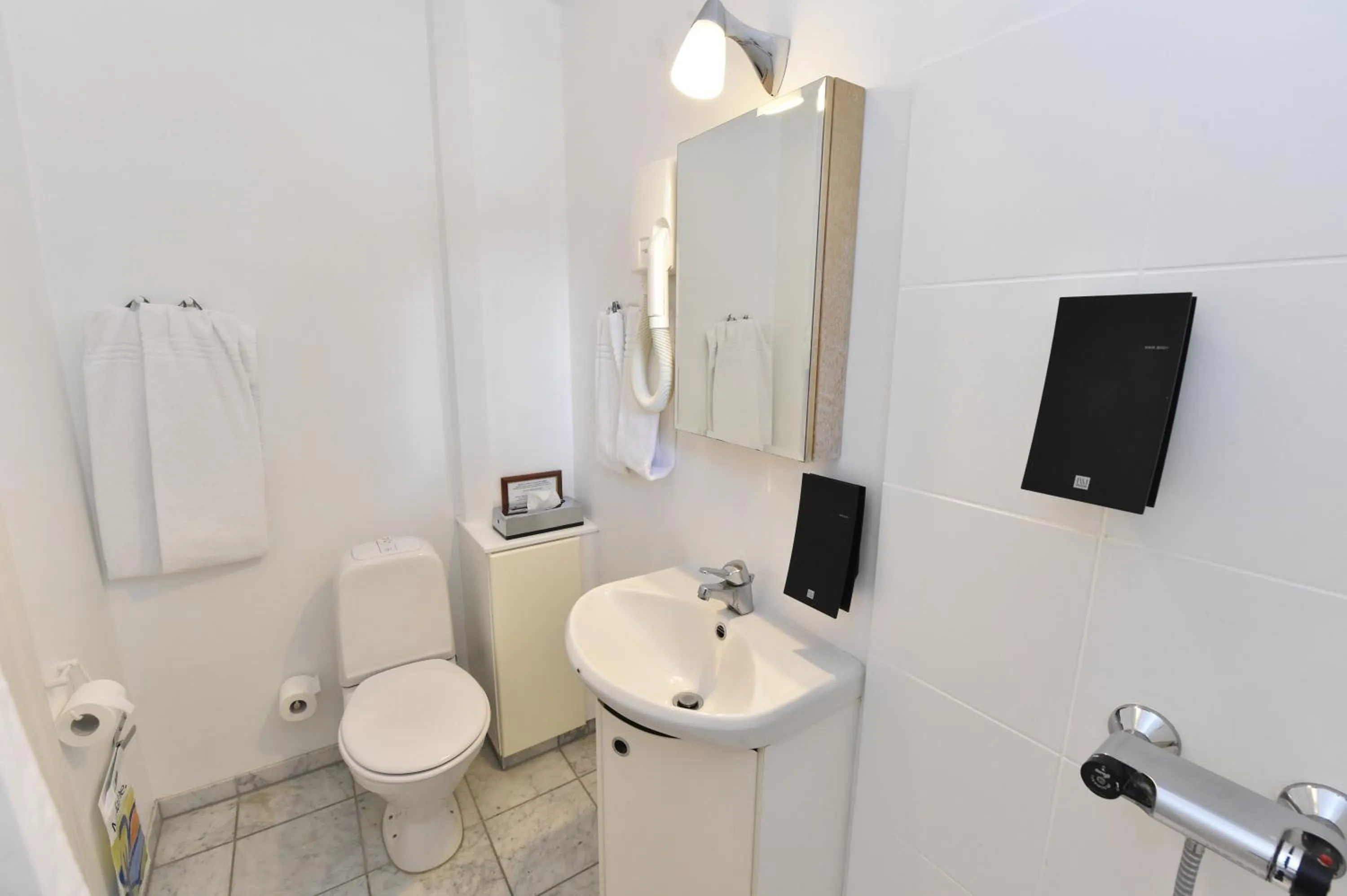 Bathroom in Hotel Amerika