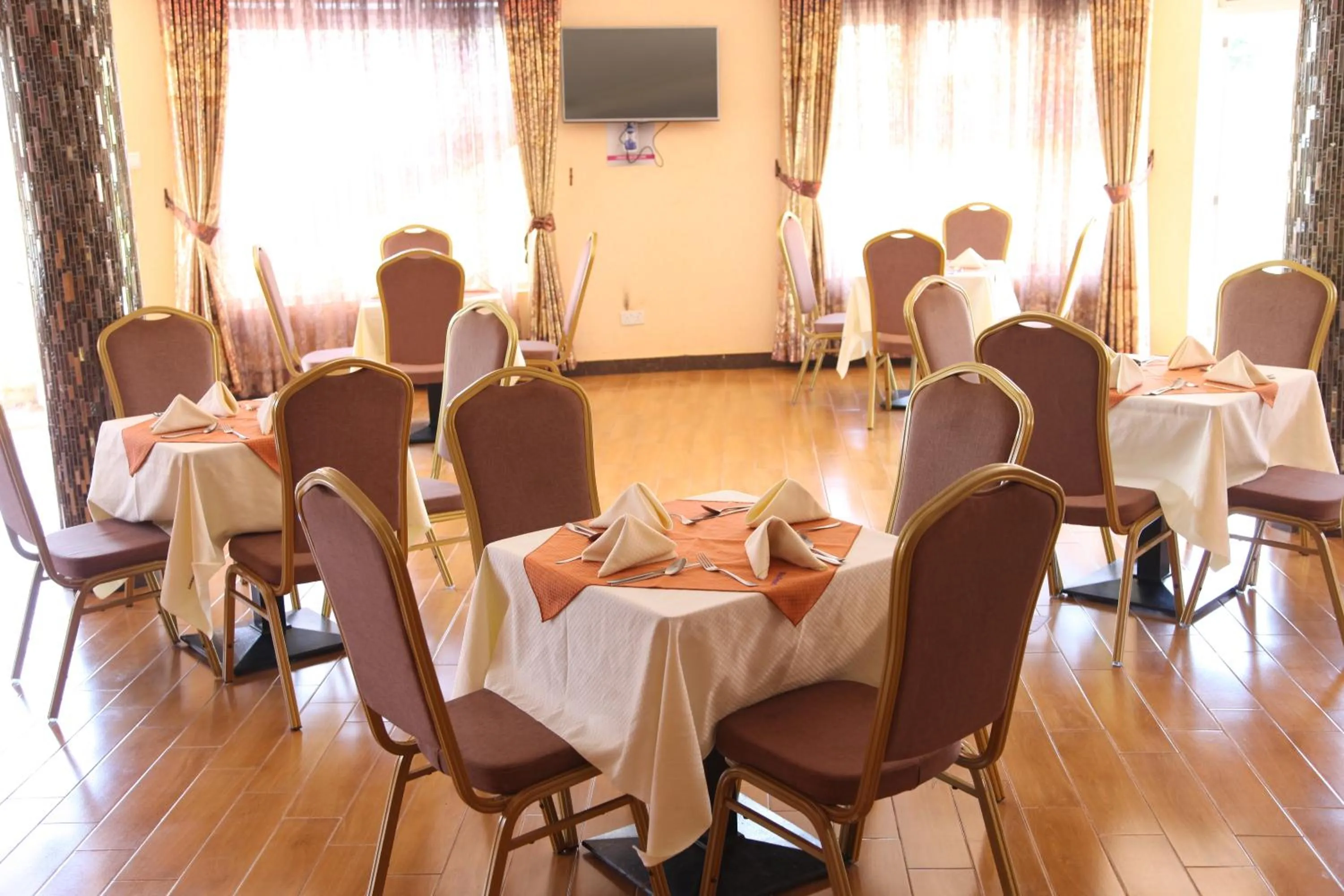 Restaurant/places to eat in Nican Resort Hotel Seguku Entebbe