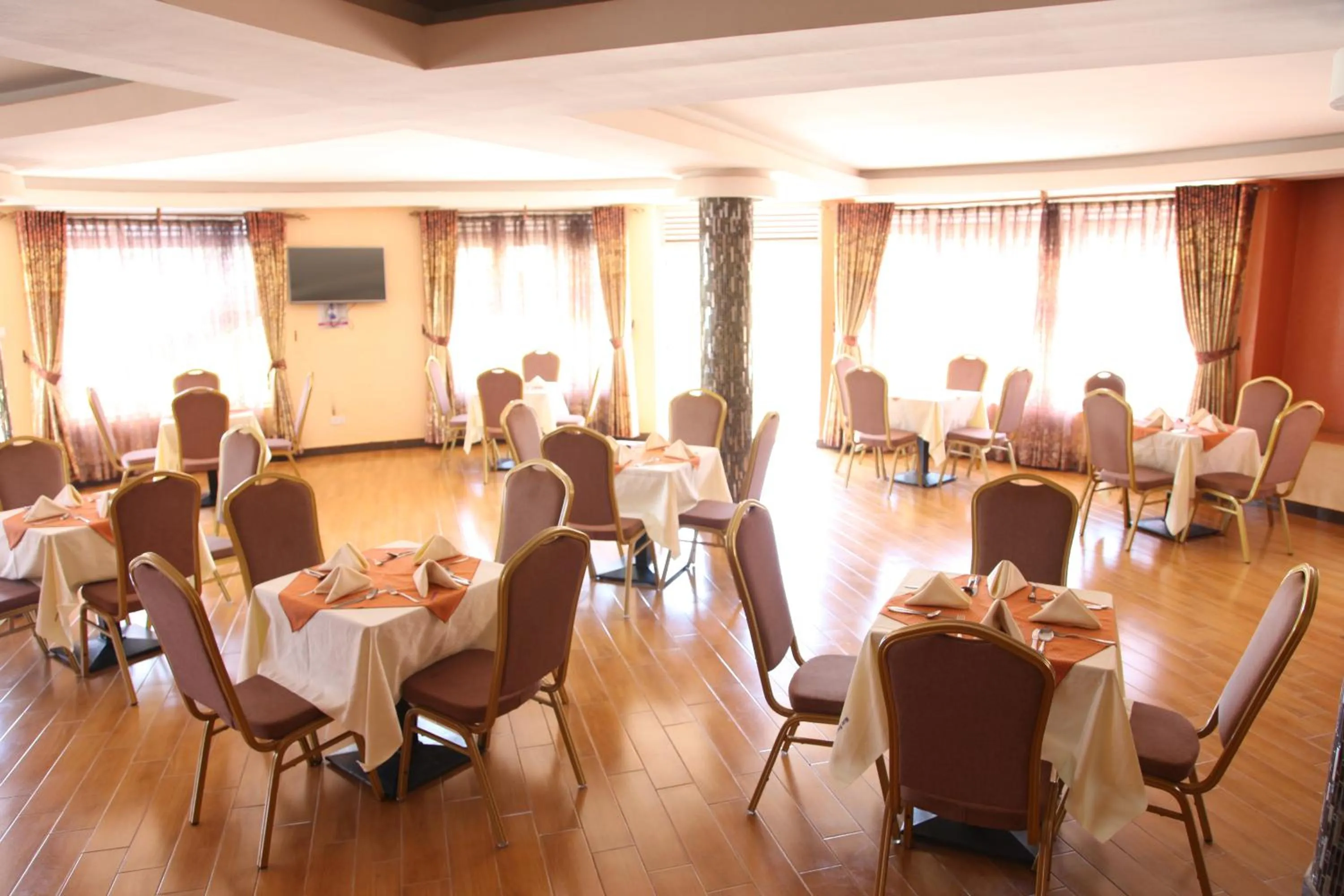 Restaurant/places to eat in Nican Resort Hotel Seguku Entebbe
