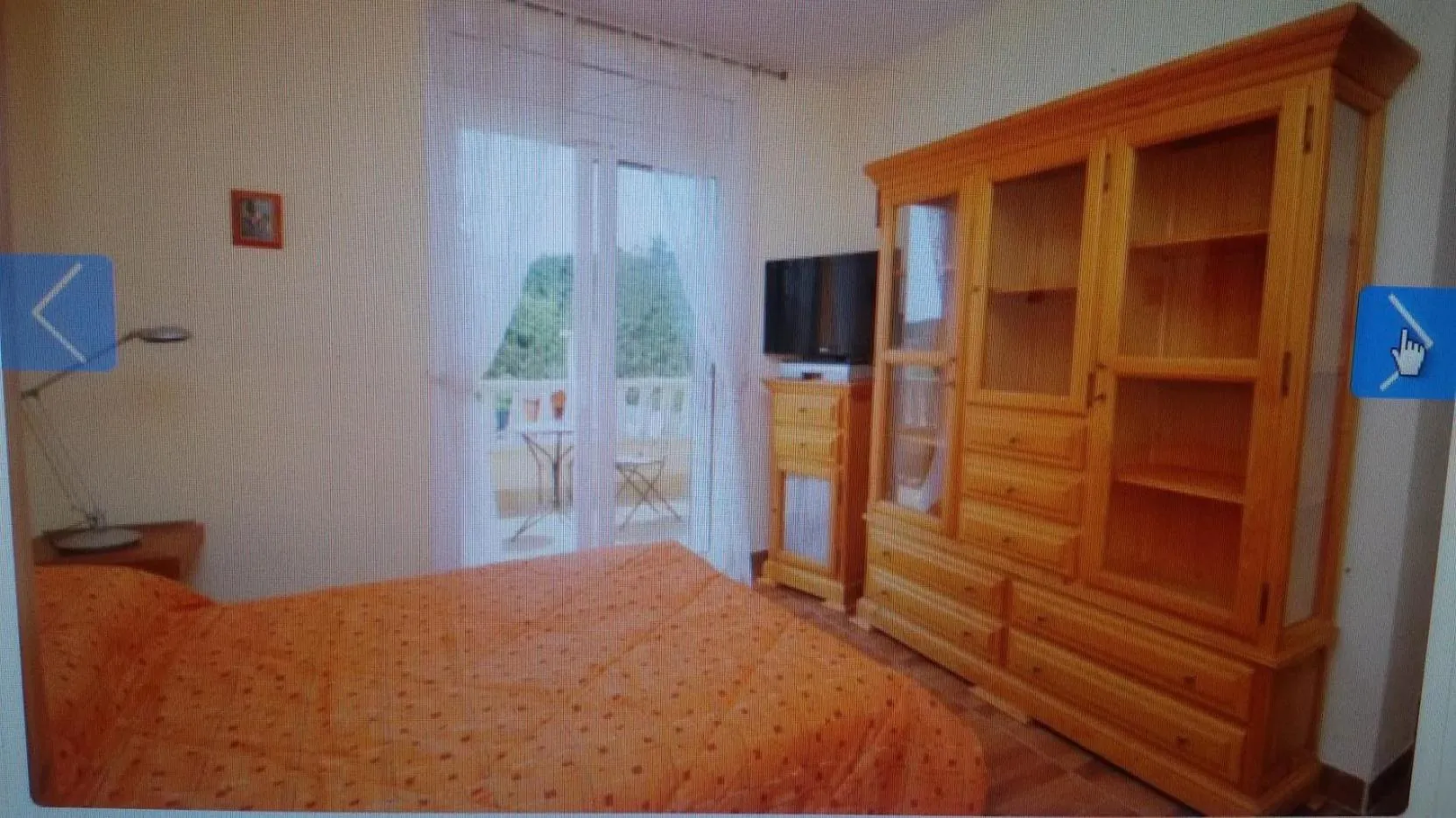 Property building, Bed in Holiday Home Cardona
