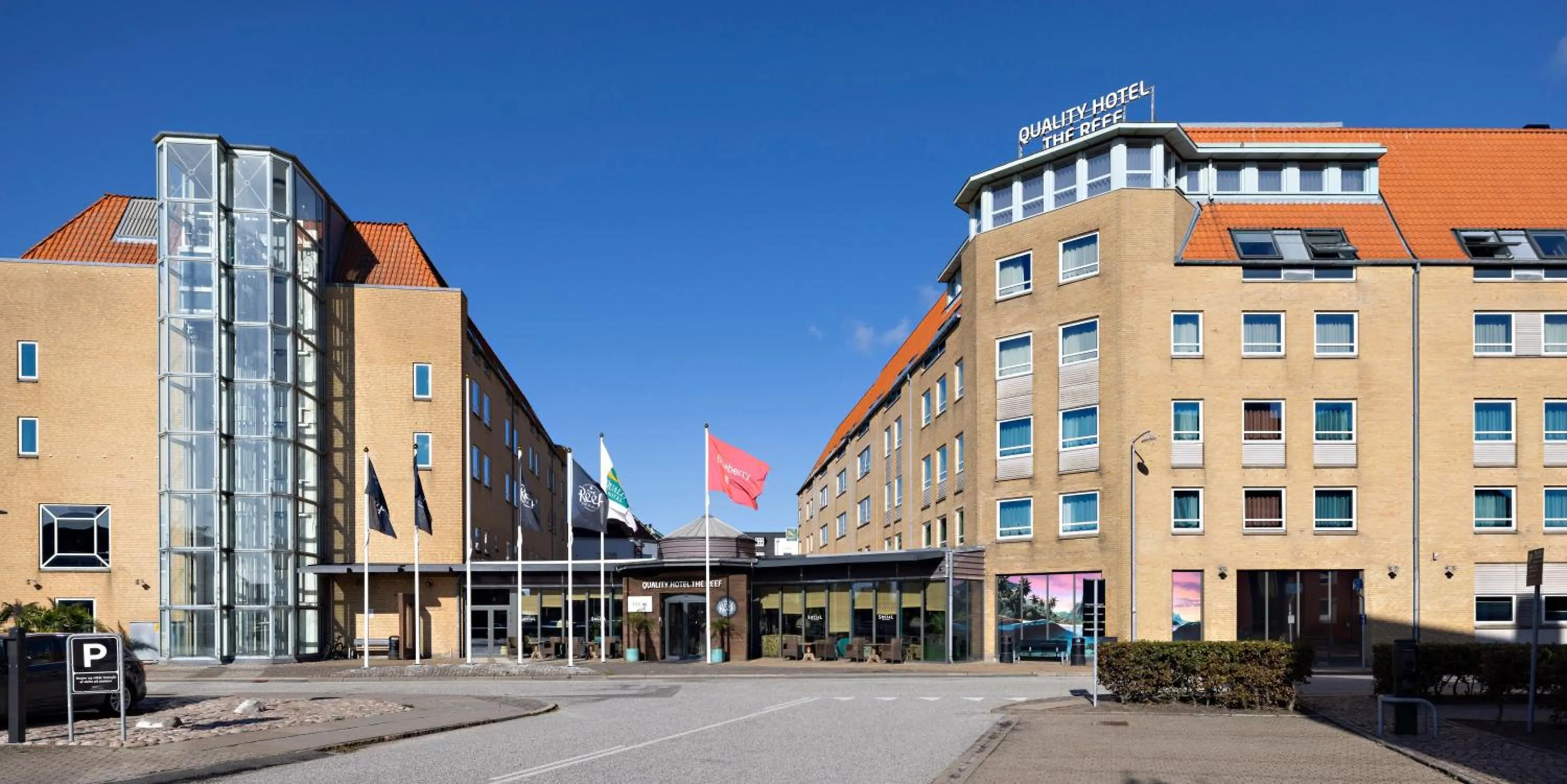 Property building in Quality Hotel The Reef