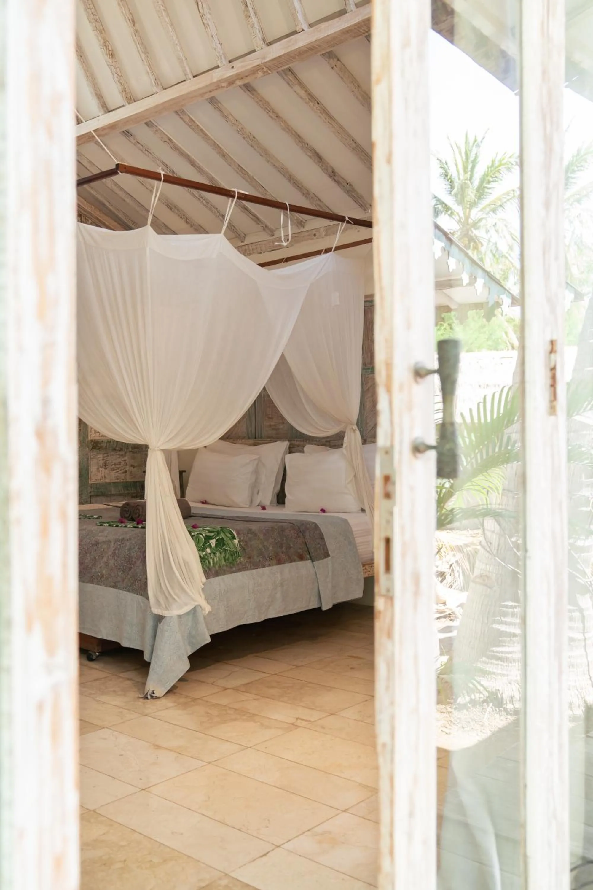 Bed in Captain Coconuts Gili Air