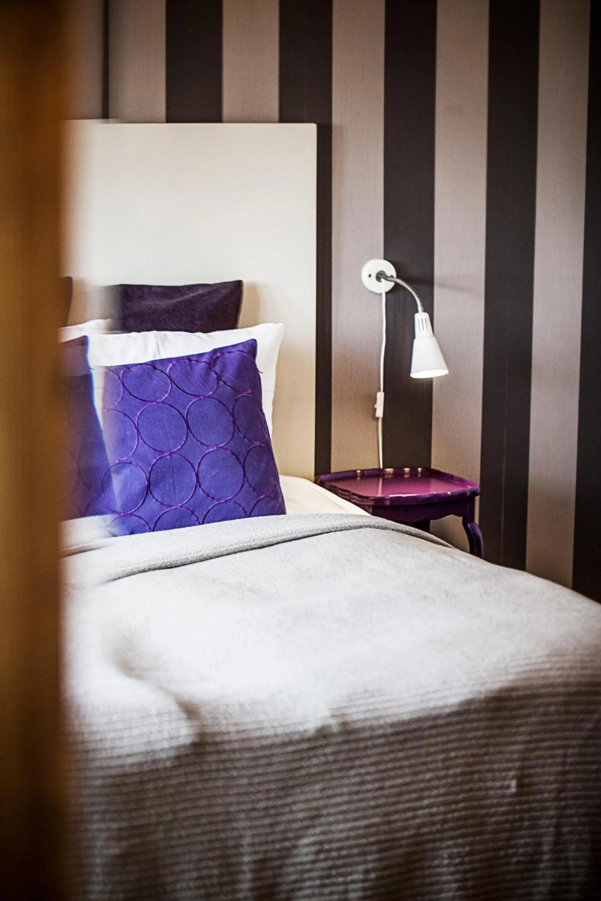 Shower, Bed in Norsminde Kro