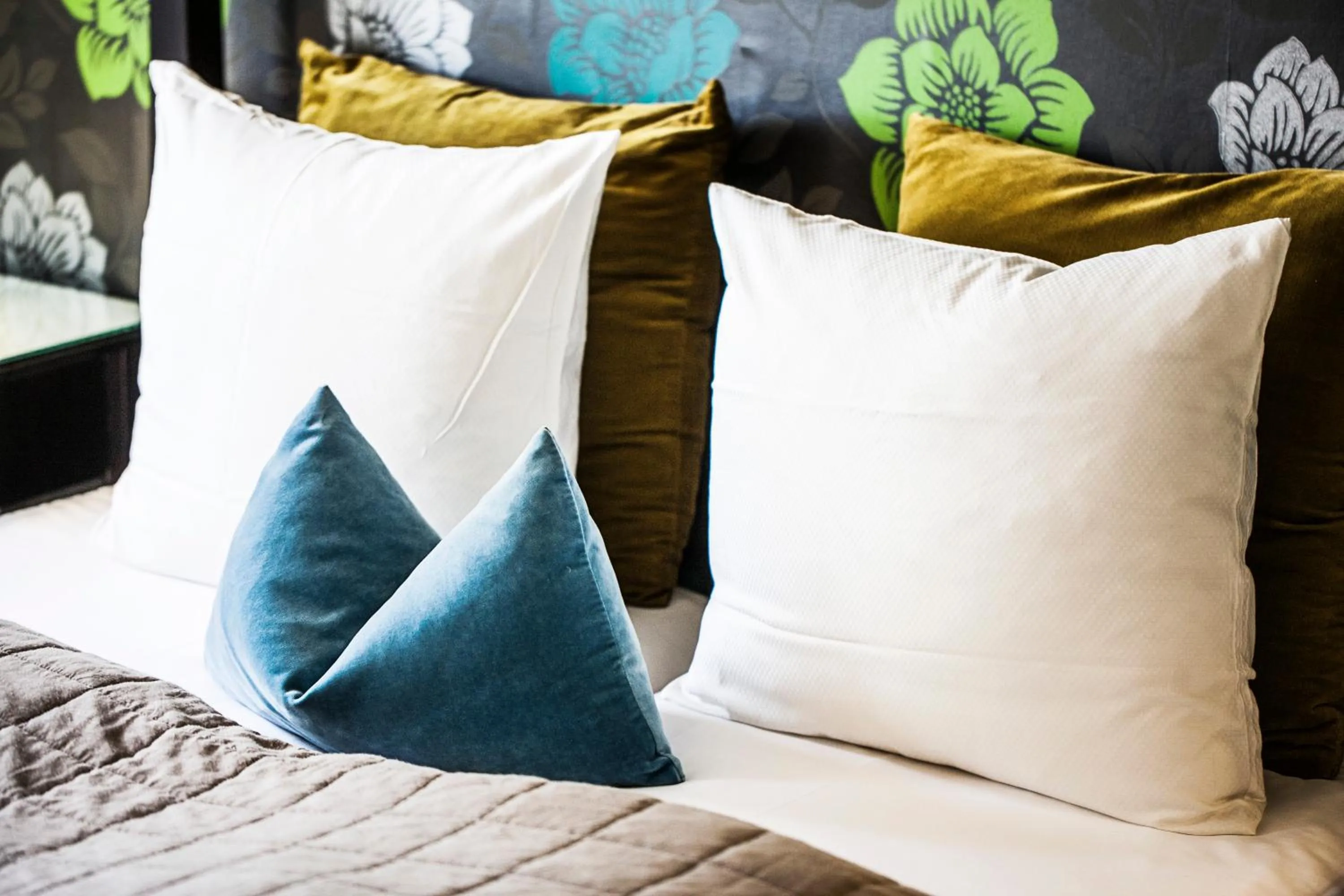 Shower, Bed in Norsminde Kro