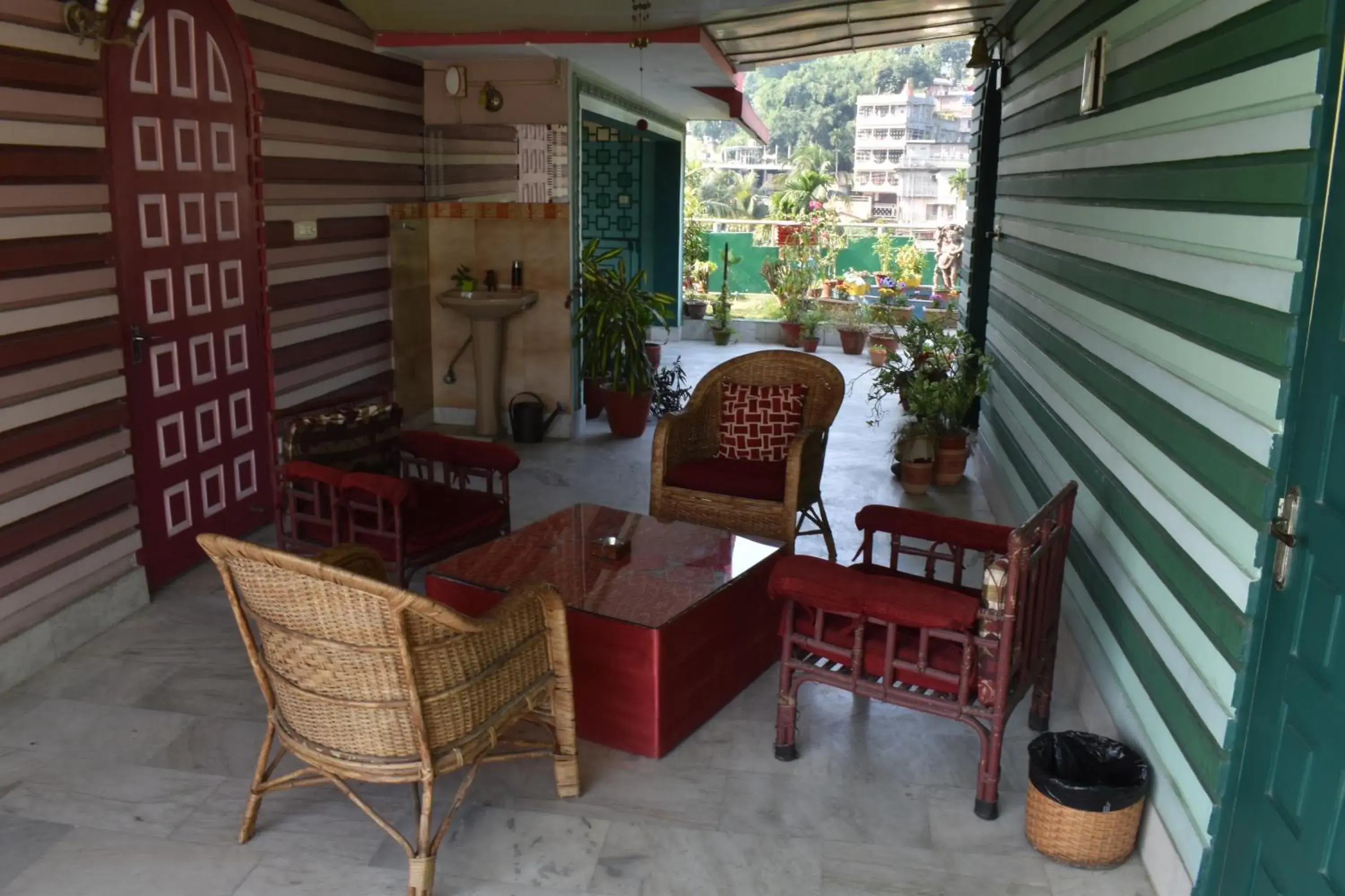 Deluxe King Room - single occupancy in Saikia Nest the Home-stay Deluxe King Room - single occupancy in Saikia Nest the Home-stay