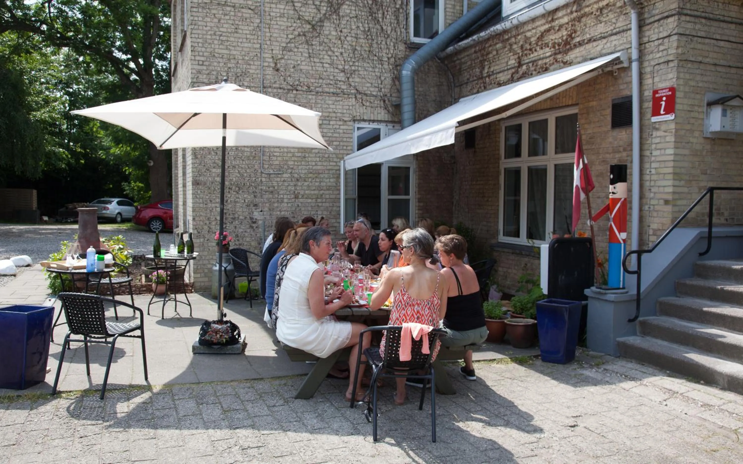 Food and drinks in Fredensborg Vandrerhjem, i Kongens baghave