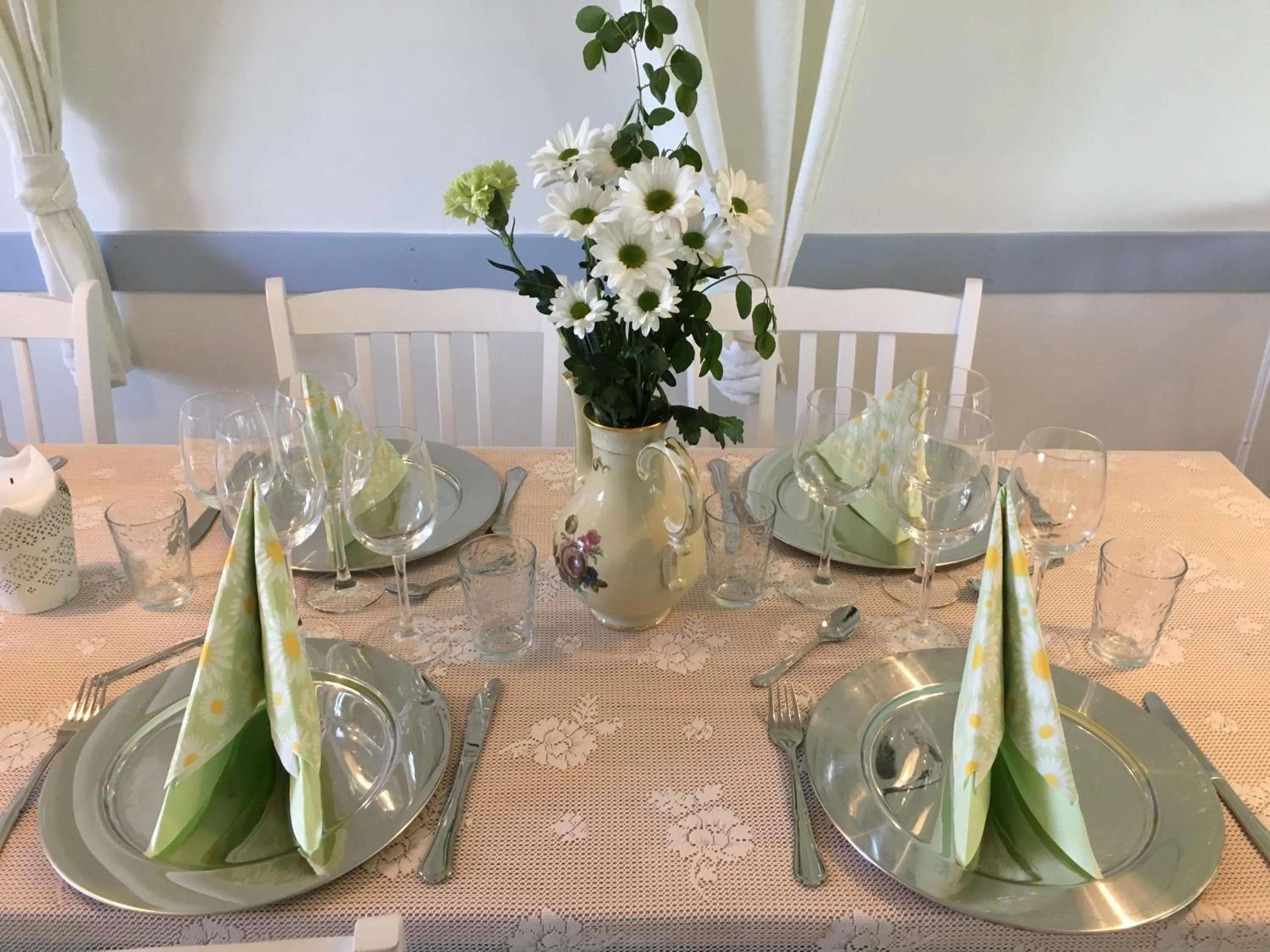 Restaurant/places to eat in Fredensborg Vandrerhjem, i Kongens baghave