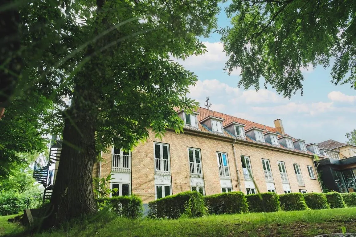 Fredensborg Vandrerhjem, i Kongens baghave