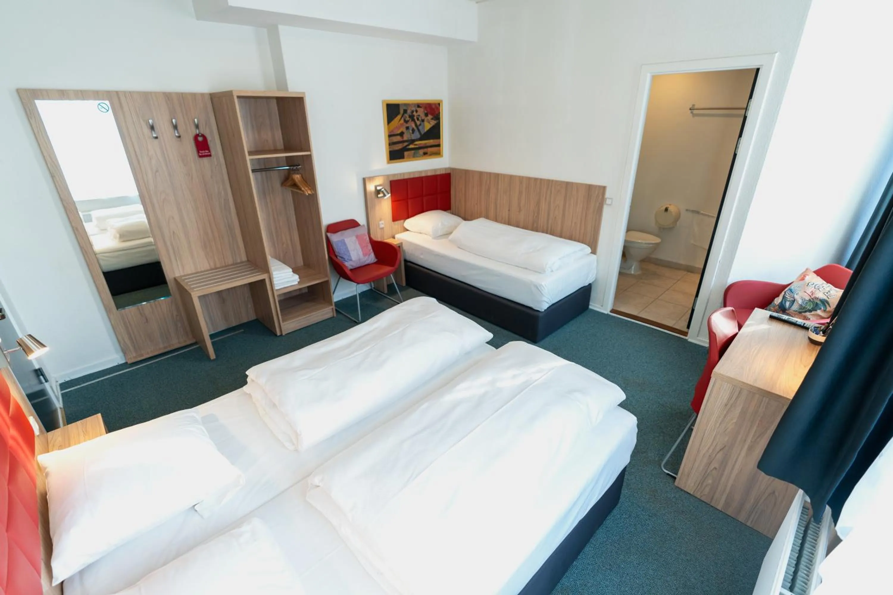 Bathroom, Bed in Prinsen Hotel