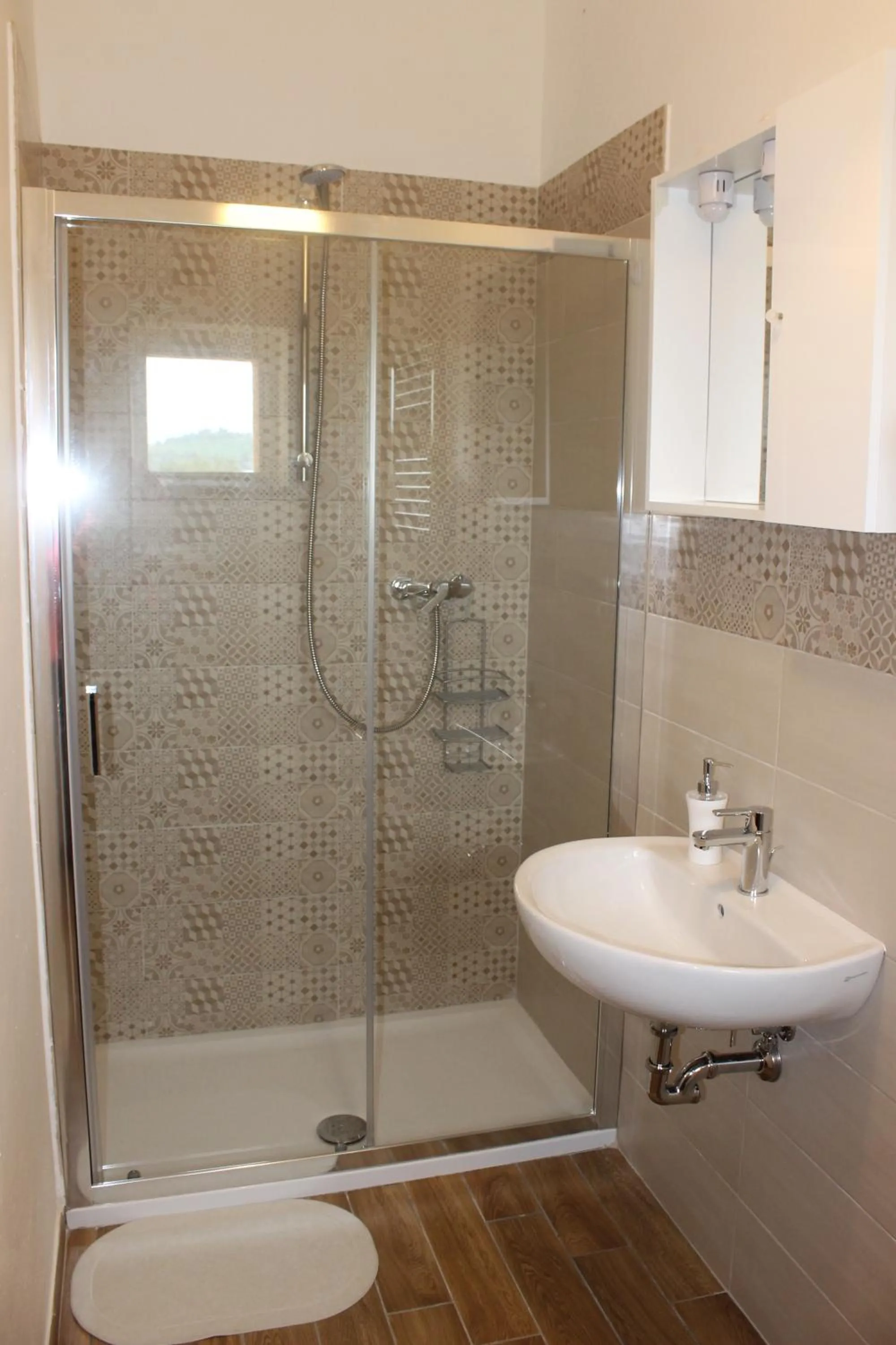 Double Room with Private Bathroom in Verdemare