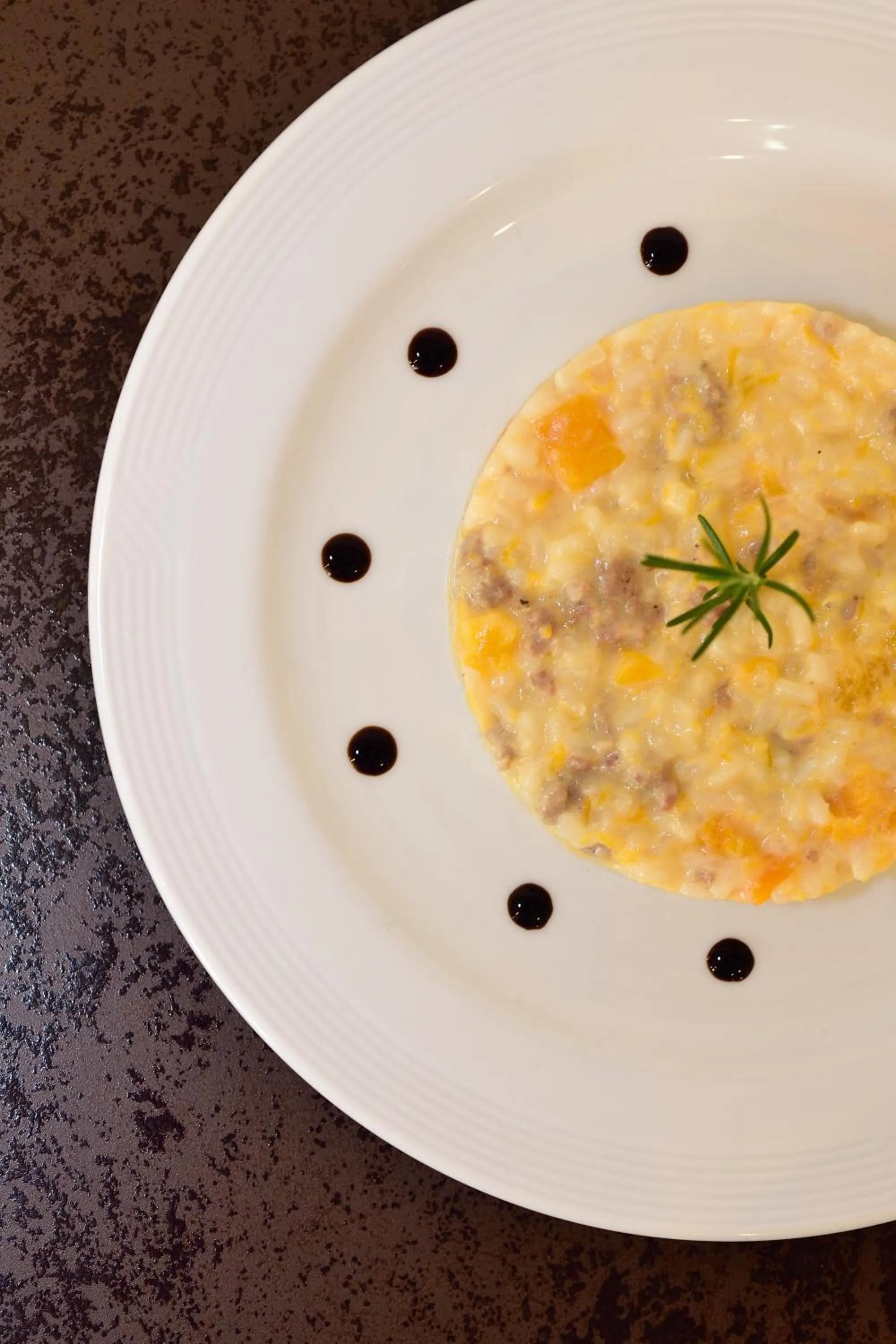 Communal lounge/ TV room in Hotel Abc