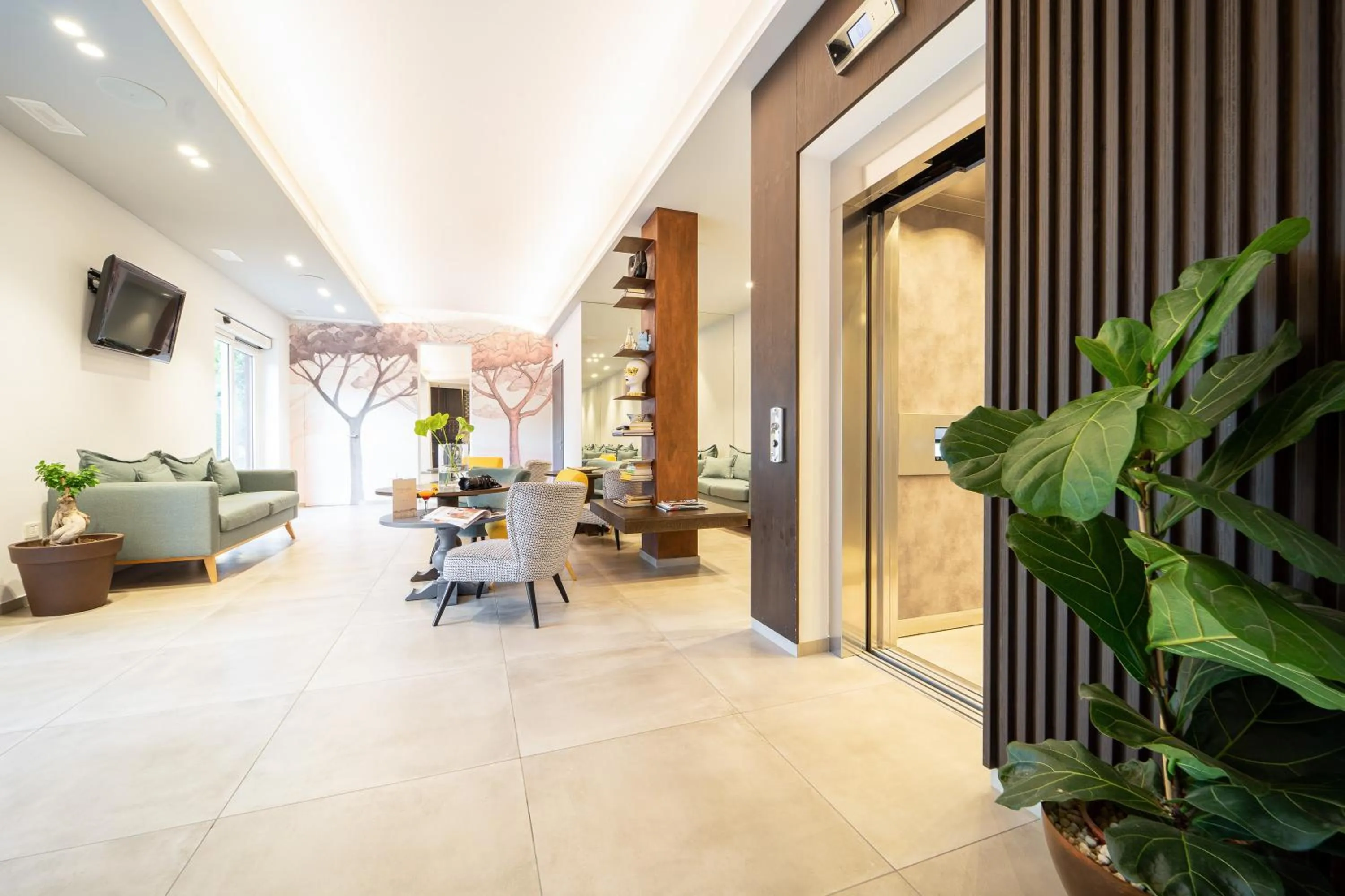 Restaurant/places to eat in Hotel Abc