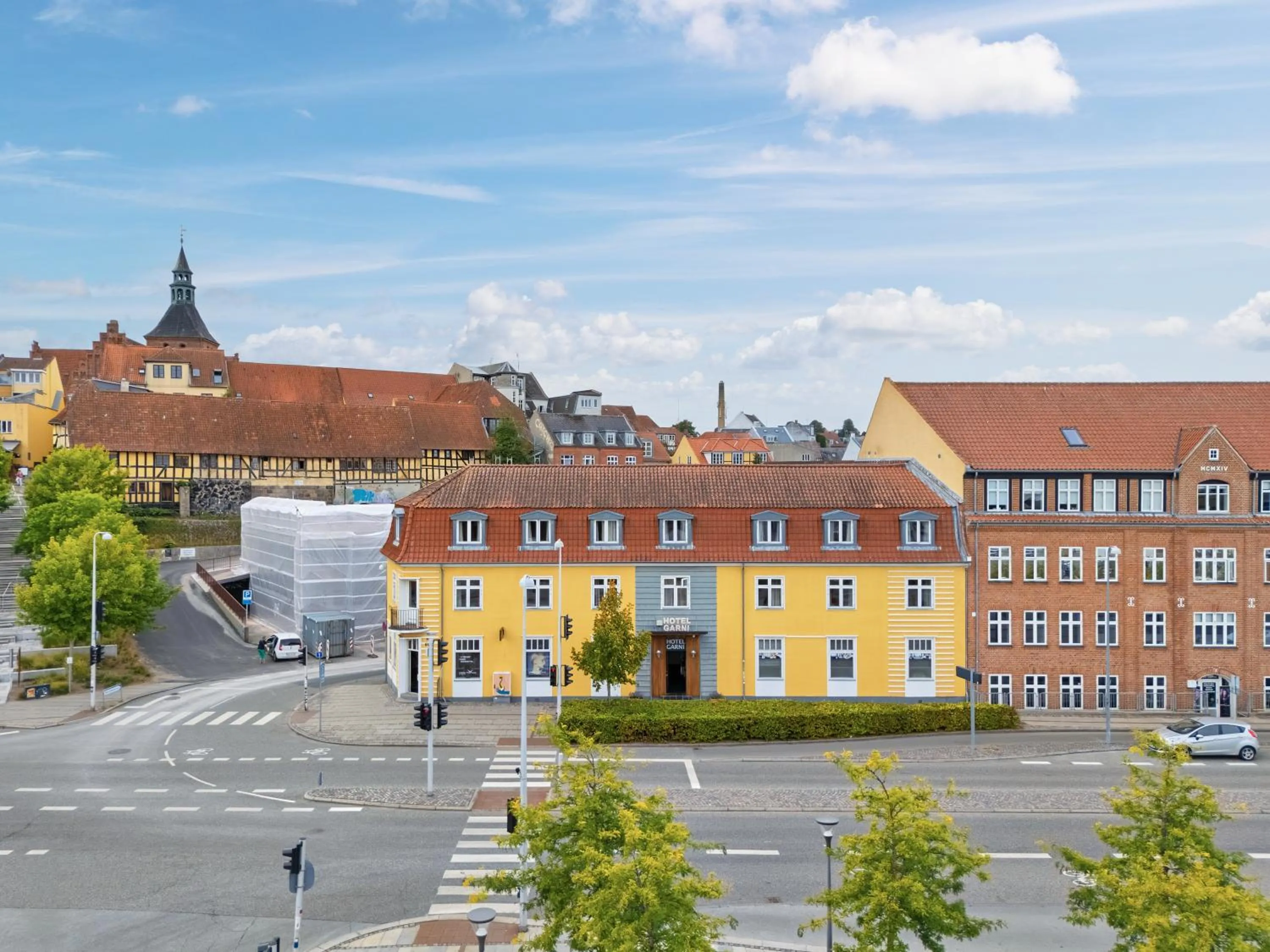 Property building in Hotel Garni