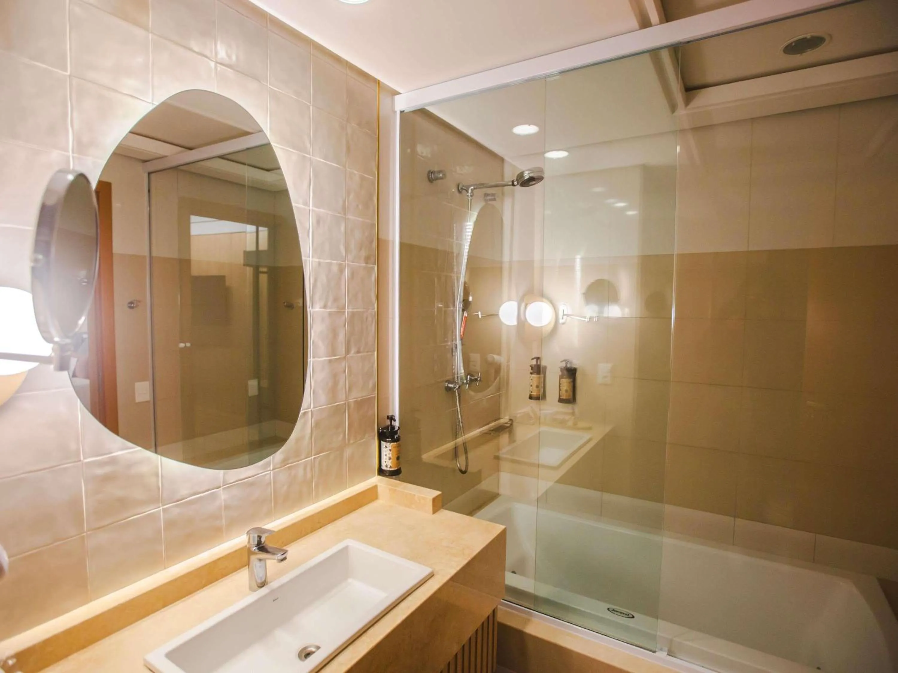 Bedroom in Mercure Camboriu