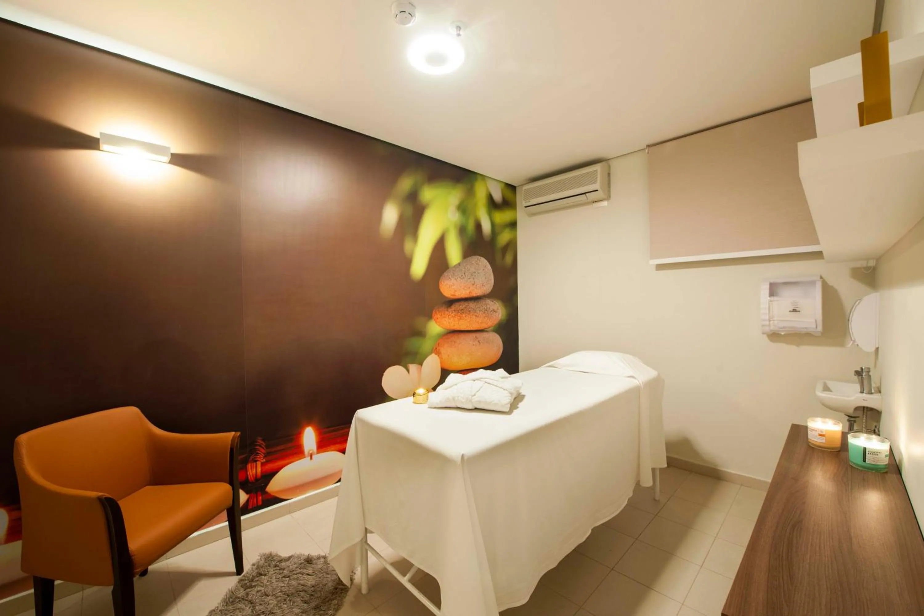 Massage in Mercure Camboriu
