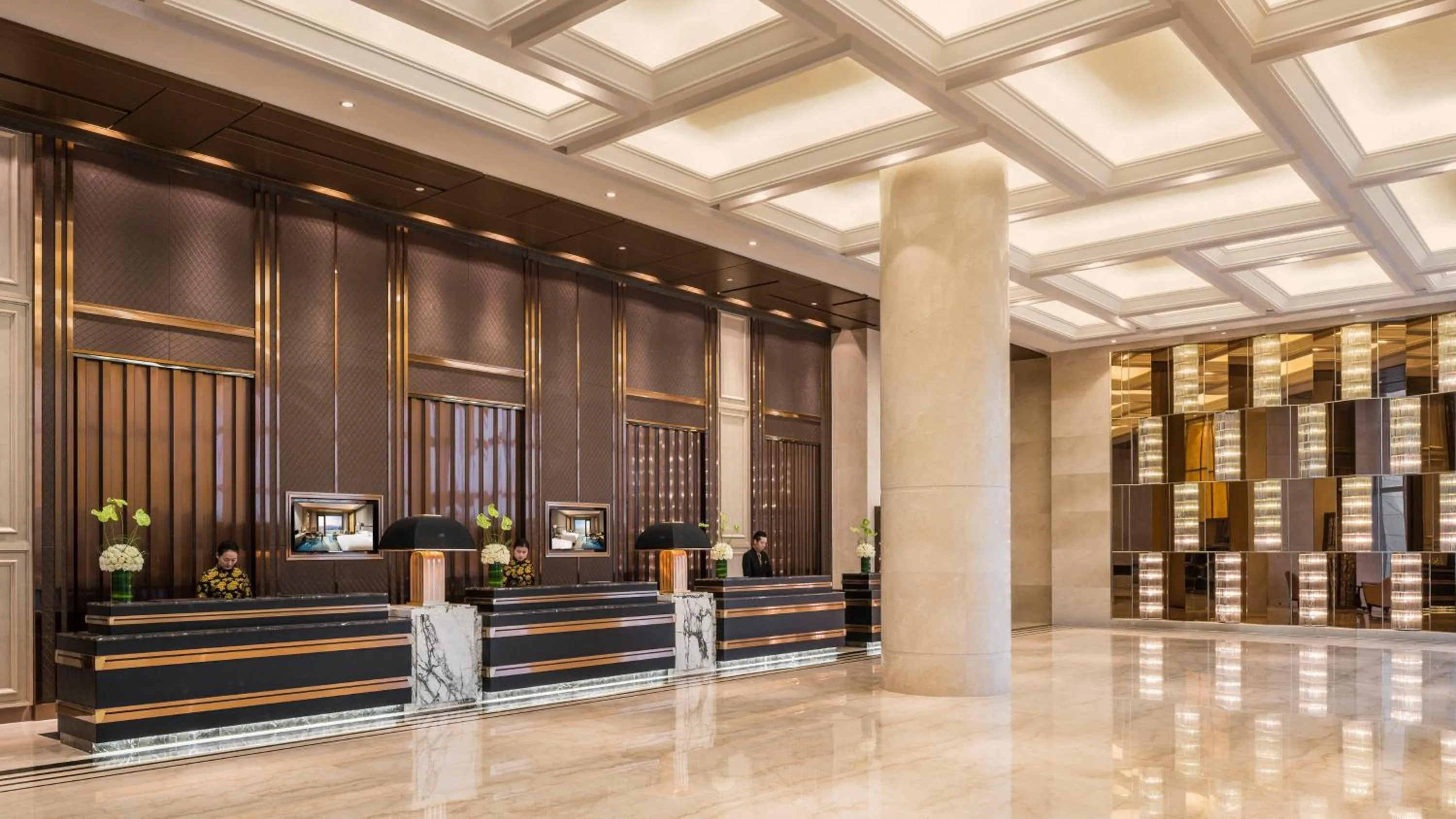 Property building in InterContinental Wuhan by IHG - Yangtze River View