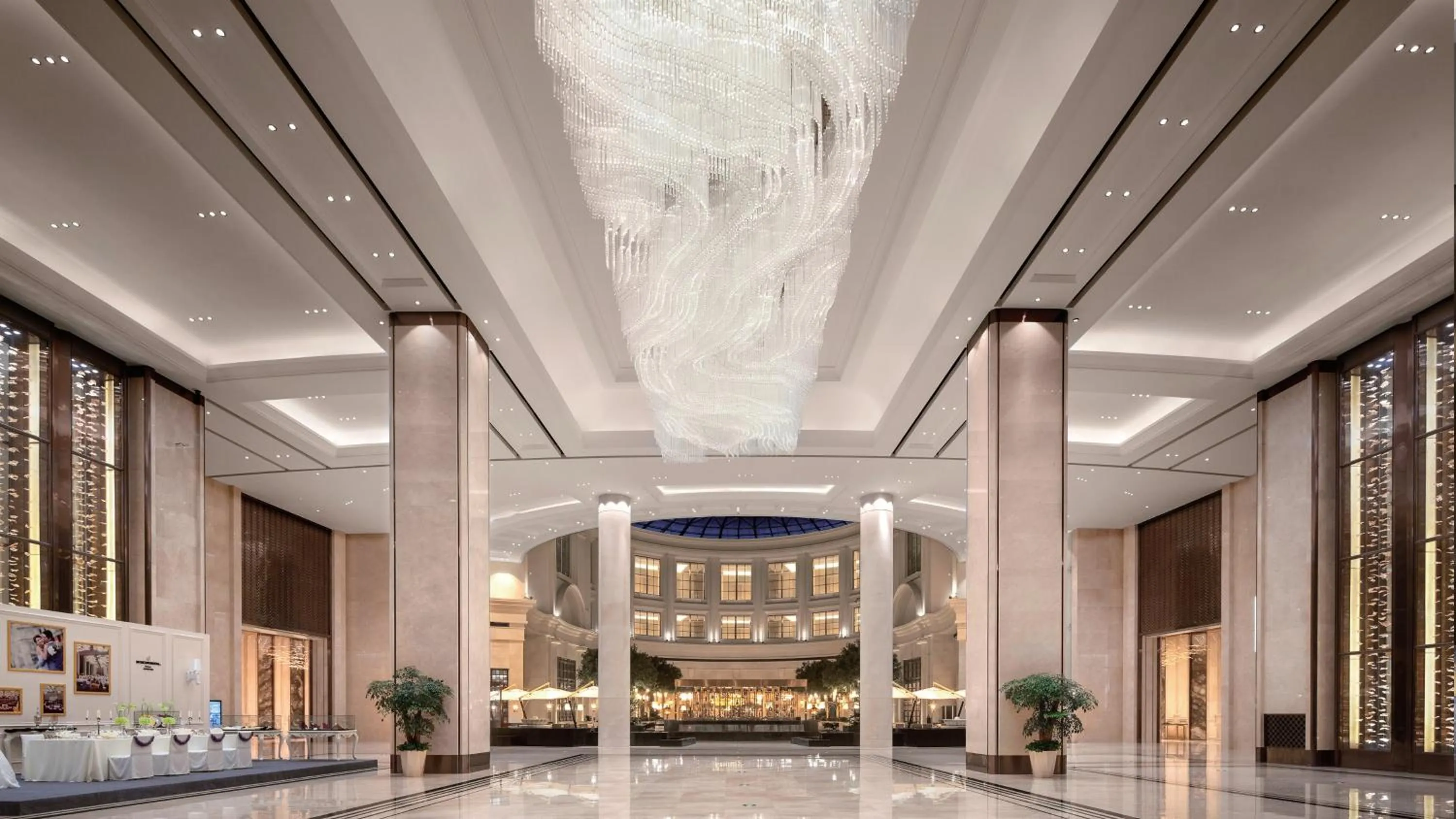 Property building in InterContinental Wuhan by IHG - Yangtze River View