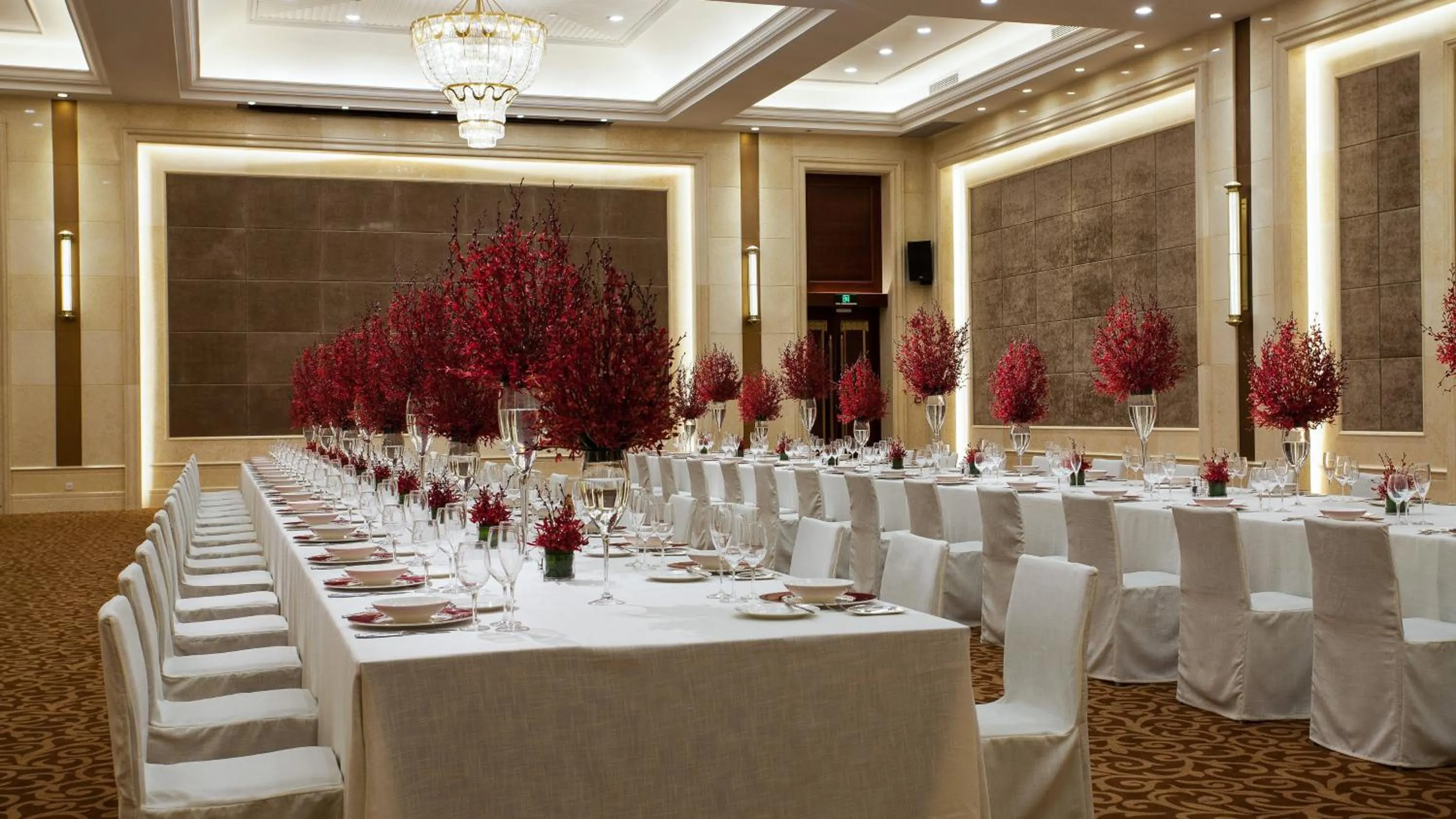 Banquet/Function facilities in InterContinental Wuhan by IHG - Yangtze River View