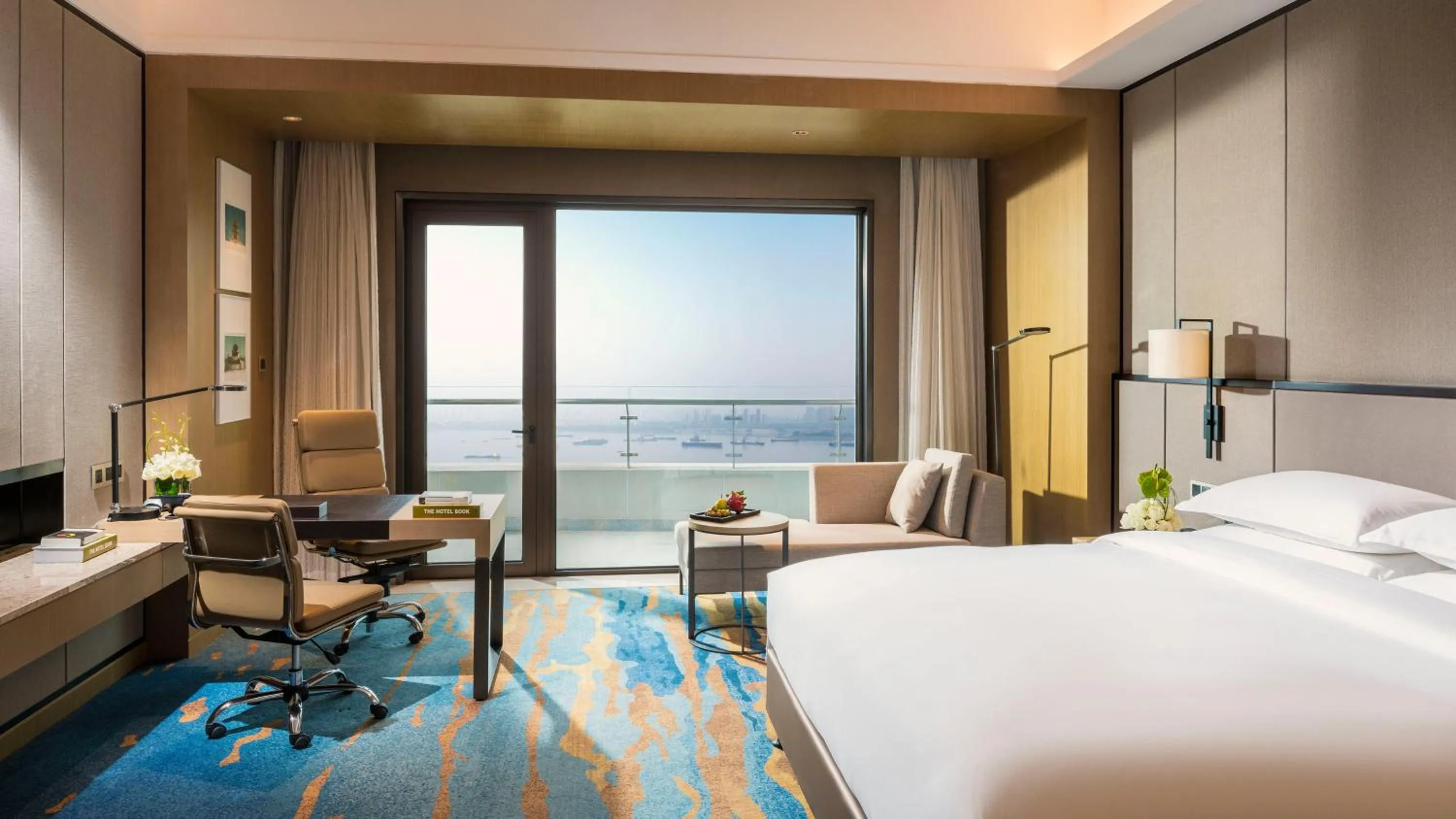 Photo of the whole room in InterContinental Wuhan by IHG - Yangtze River View